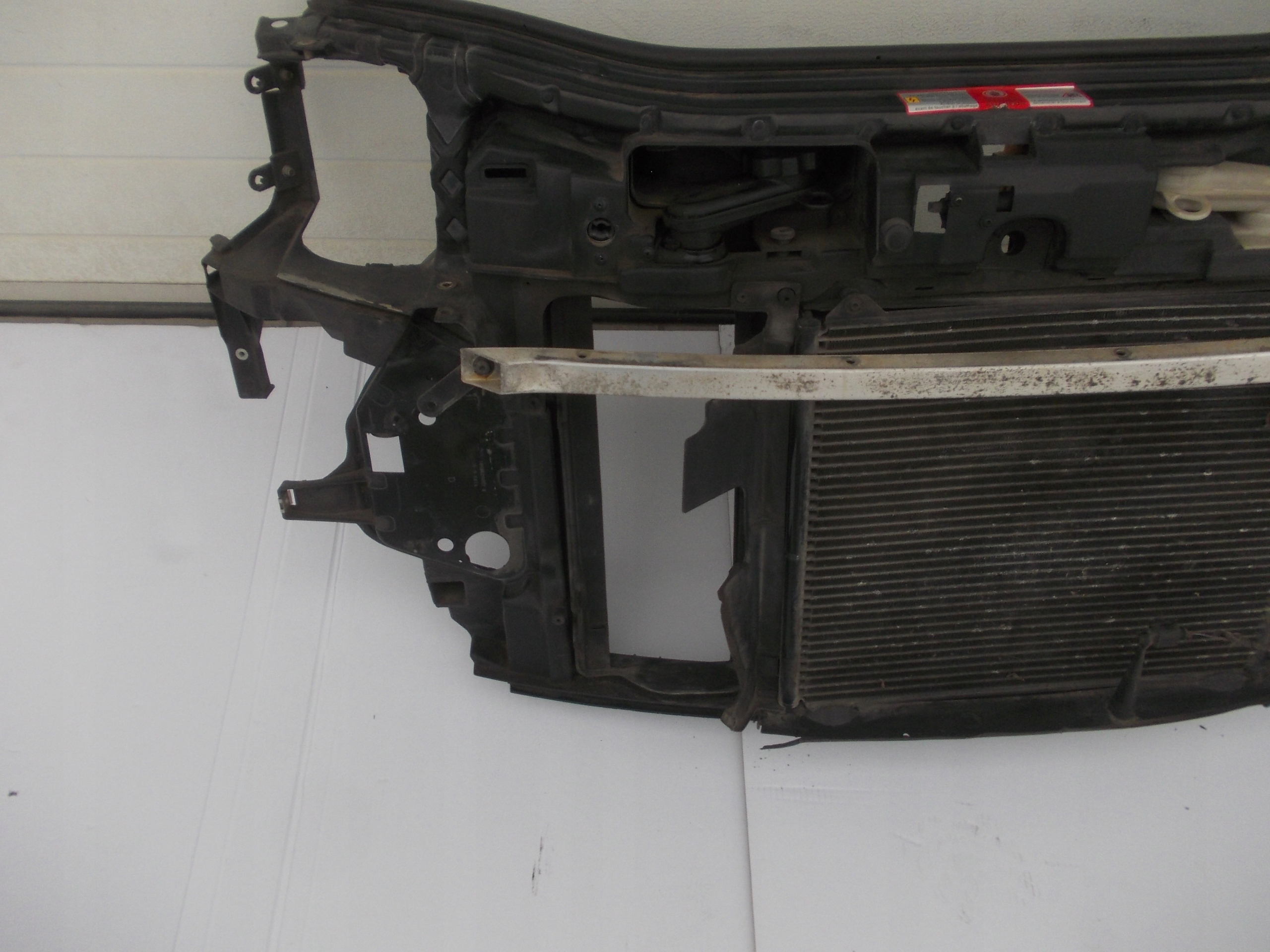 рамка перед Усилитель Audi A2 8Z0805594