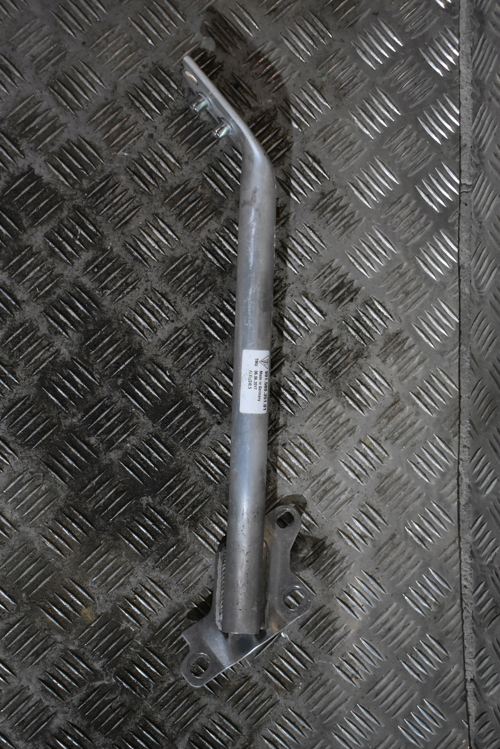IDEALNY bracket pillar left PORSCHE 991 1