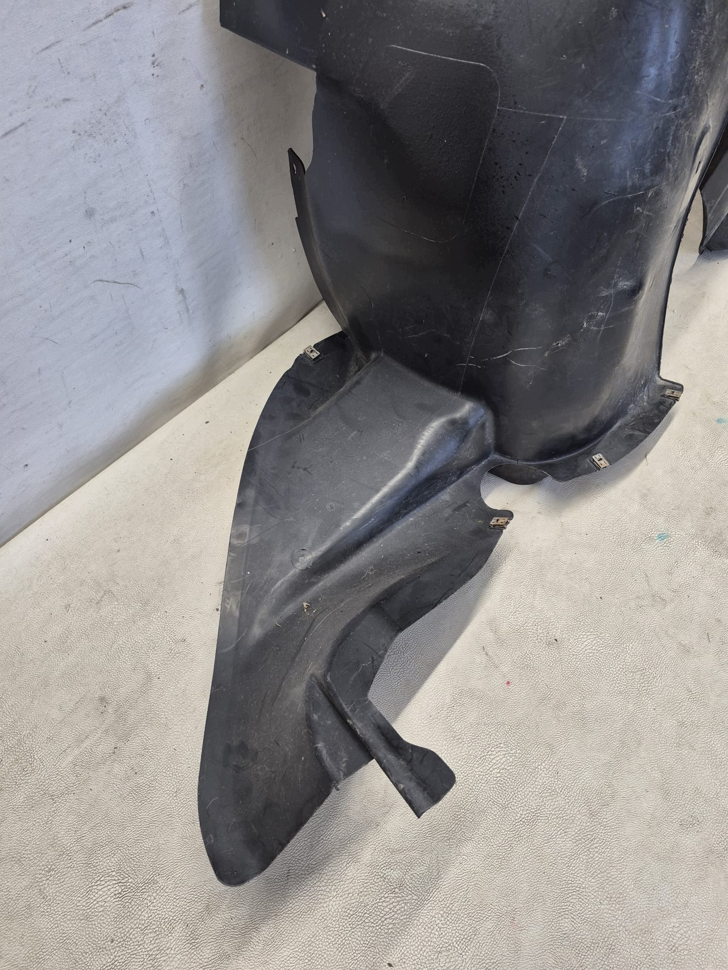 VW TIGUAN and 5N0 mudguard right front front 5N0805912A