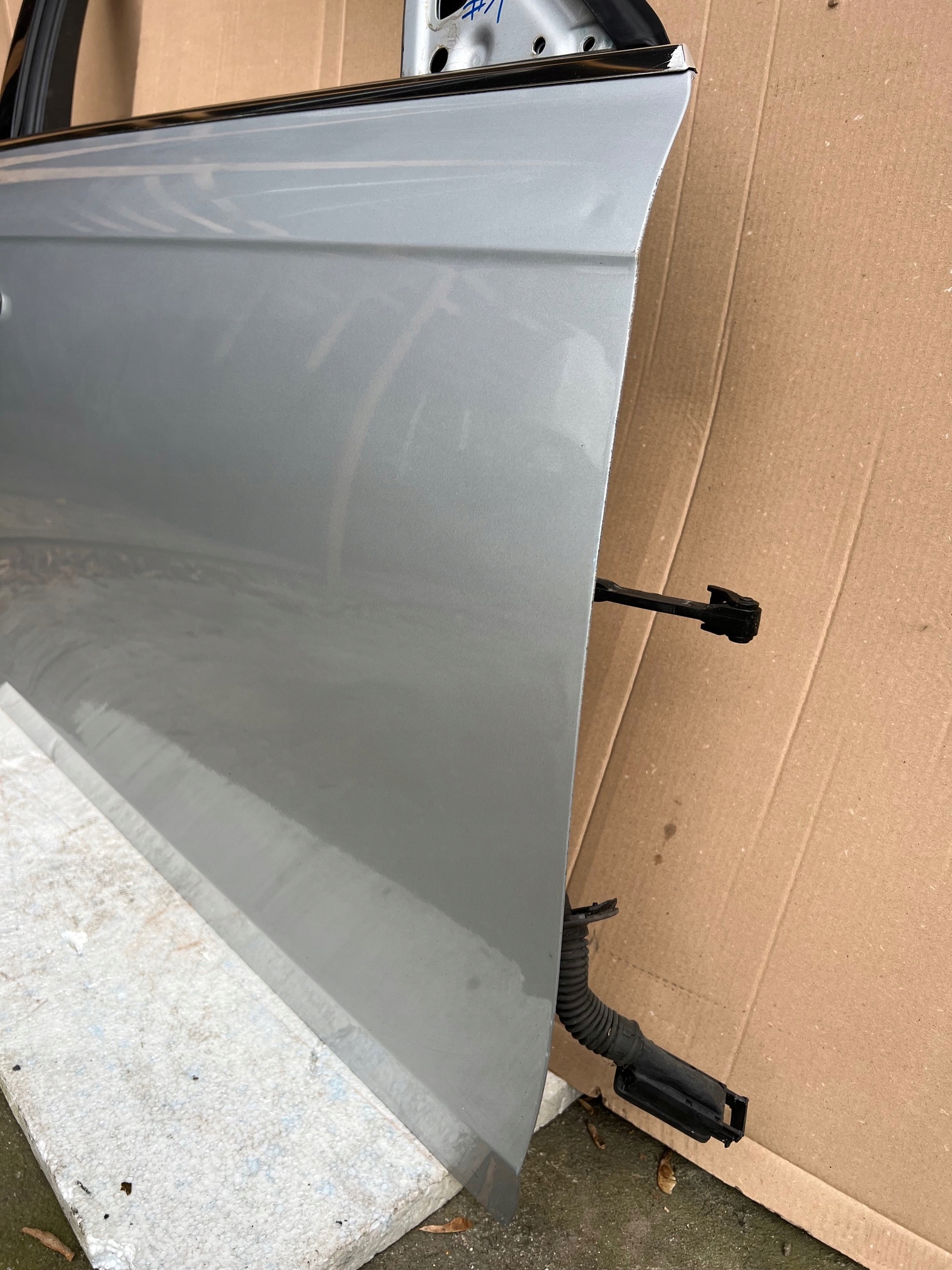 AUDI A4 B8 door right front right front LX7W silver