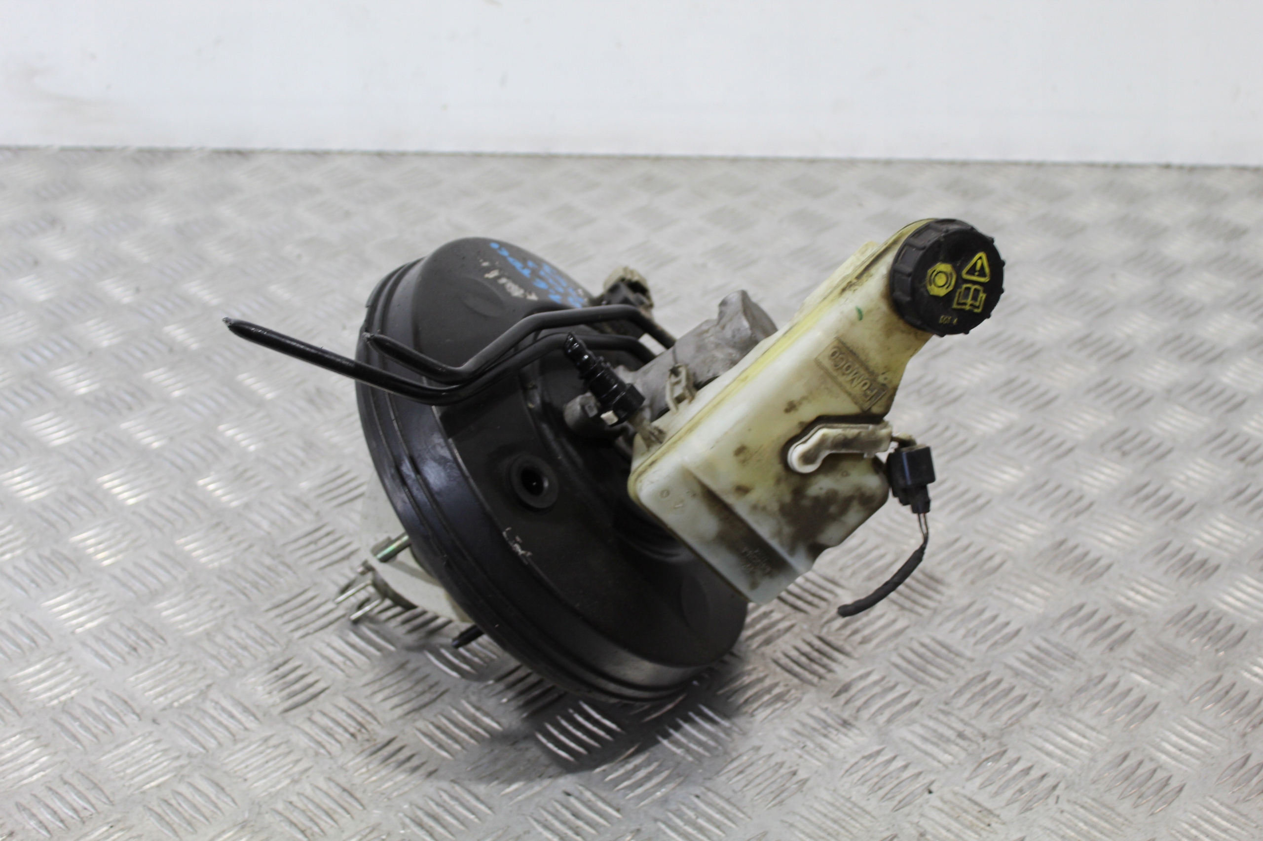 BV61-2B195-SB - СЕРВОПРИВОД ГЛАВНЫЙ ТОРМОЗНОЙ ЦИЛИНДР ДЛЯ FORD FOCUS MK3 BV61-2B195-SC