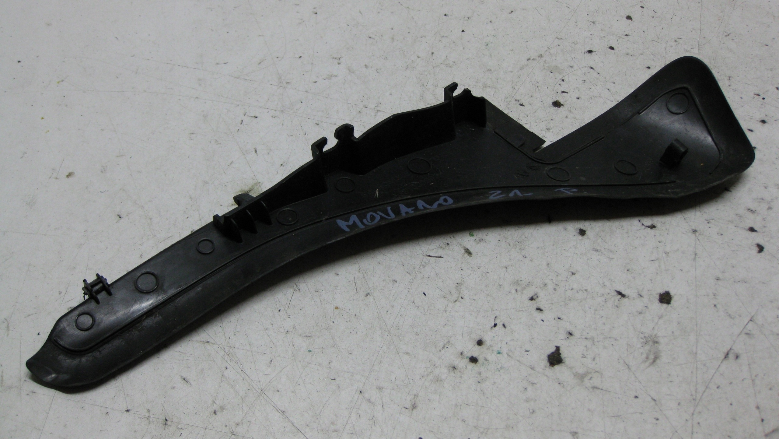 RENAULT MASTER III MOVANO cover corner under the window right 668100009R