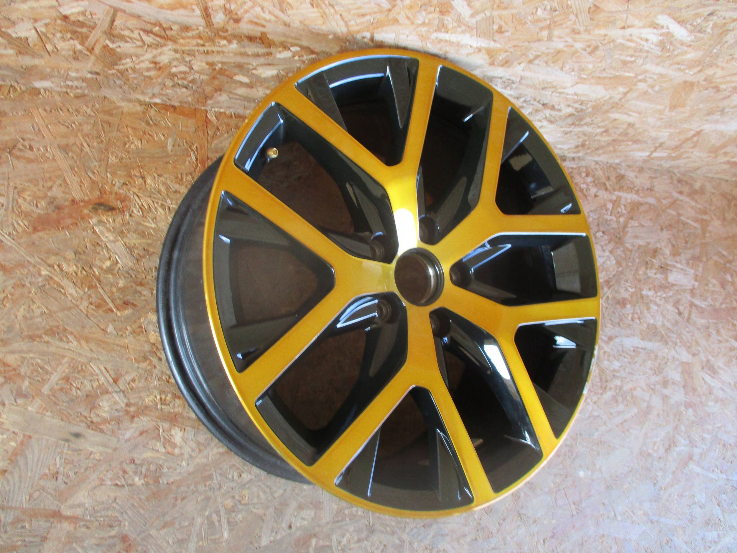 disk hliníkový VW BEETLE 5C0 8Jx18 ET44 5x112
