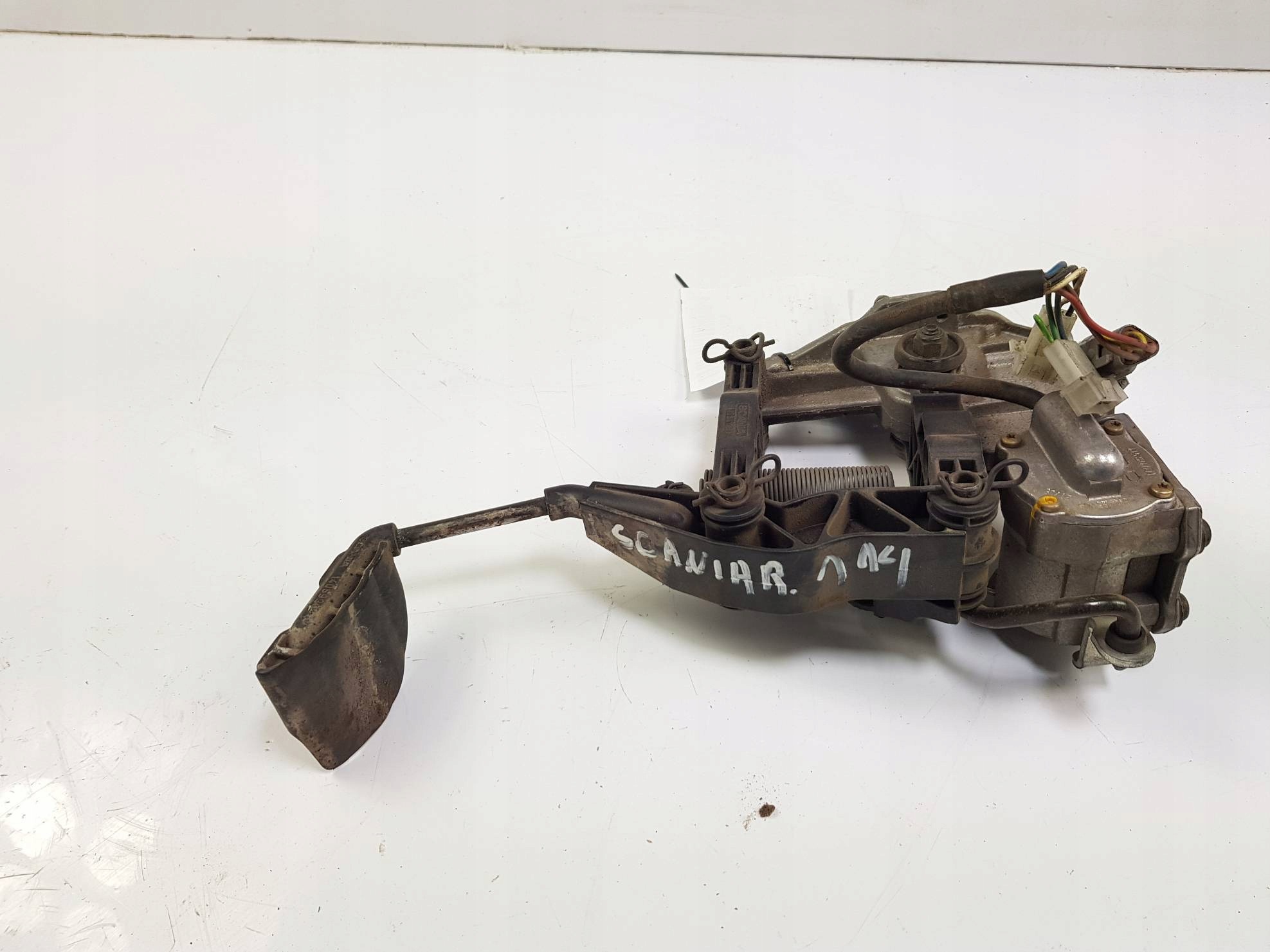 PEDAL 1364171 SCANIA R114