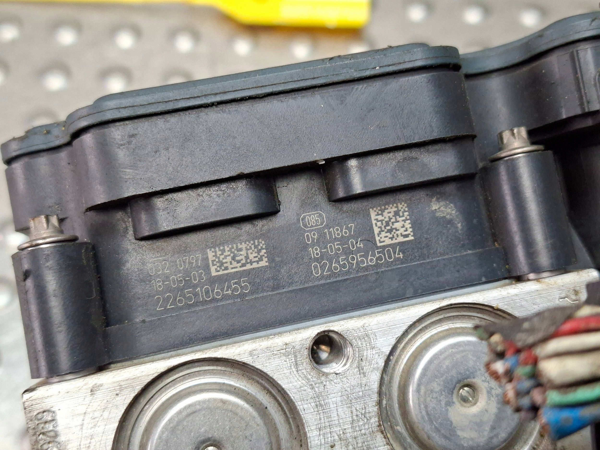 pump control unit ABS TOYOTA COROLLA E16 LIFT 0265956504 44540-02570