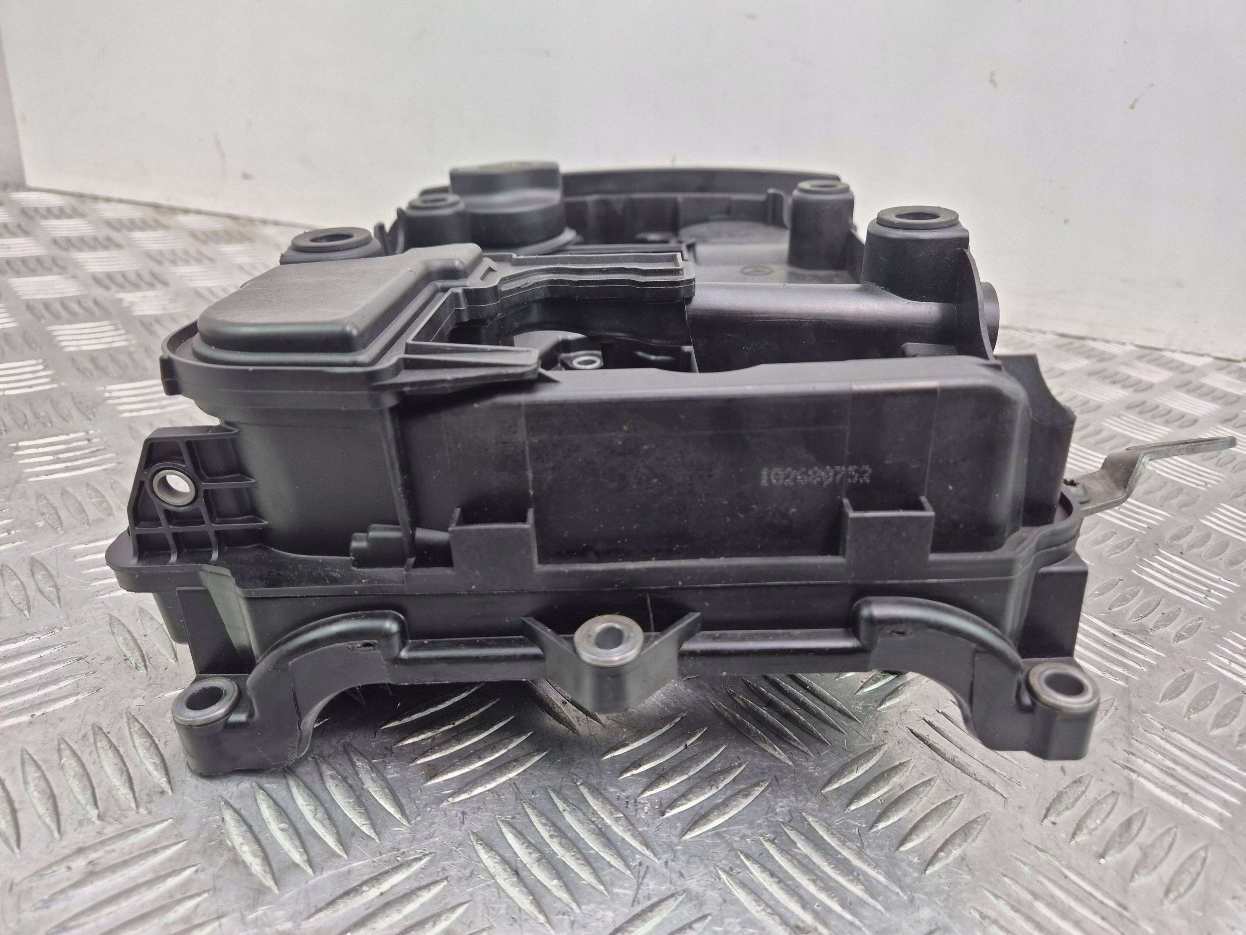 Abdeckung der Ventile Mercedes C180 CGI W204 A2710101730 M271.820