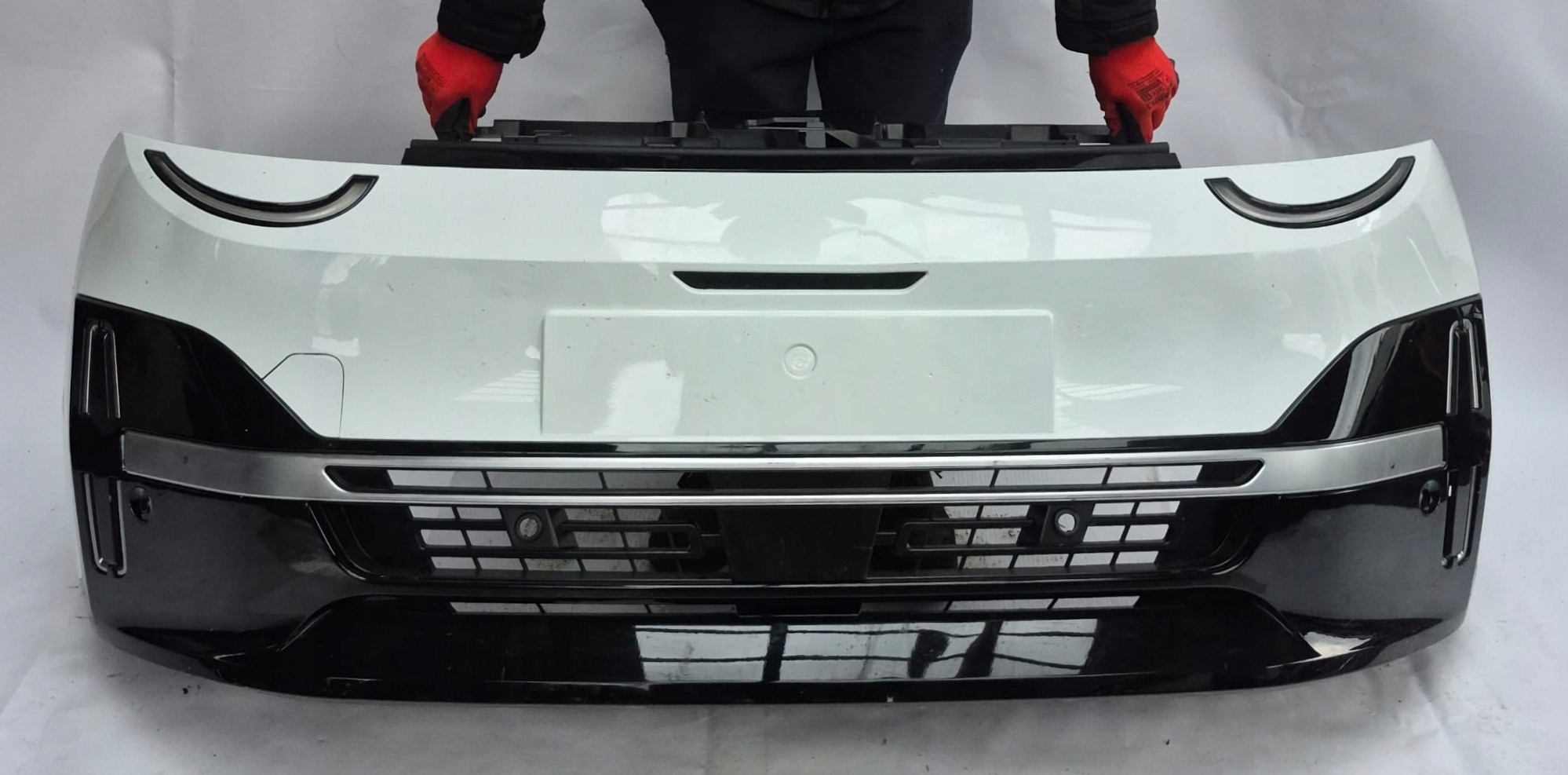 NISSAN MICRA K15 E-TECH VI 25- bumper front front PDC 8037040