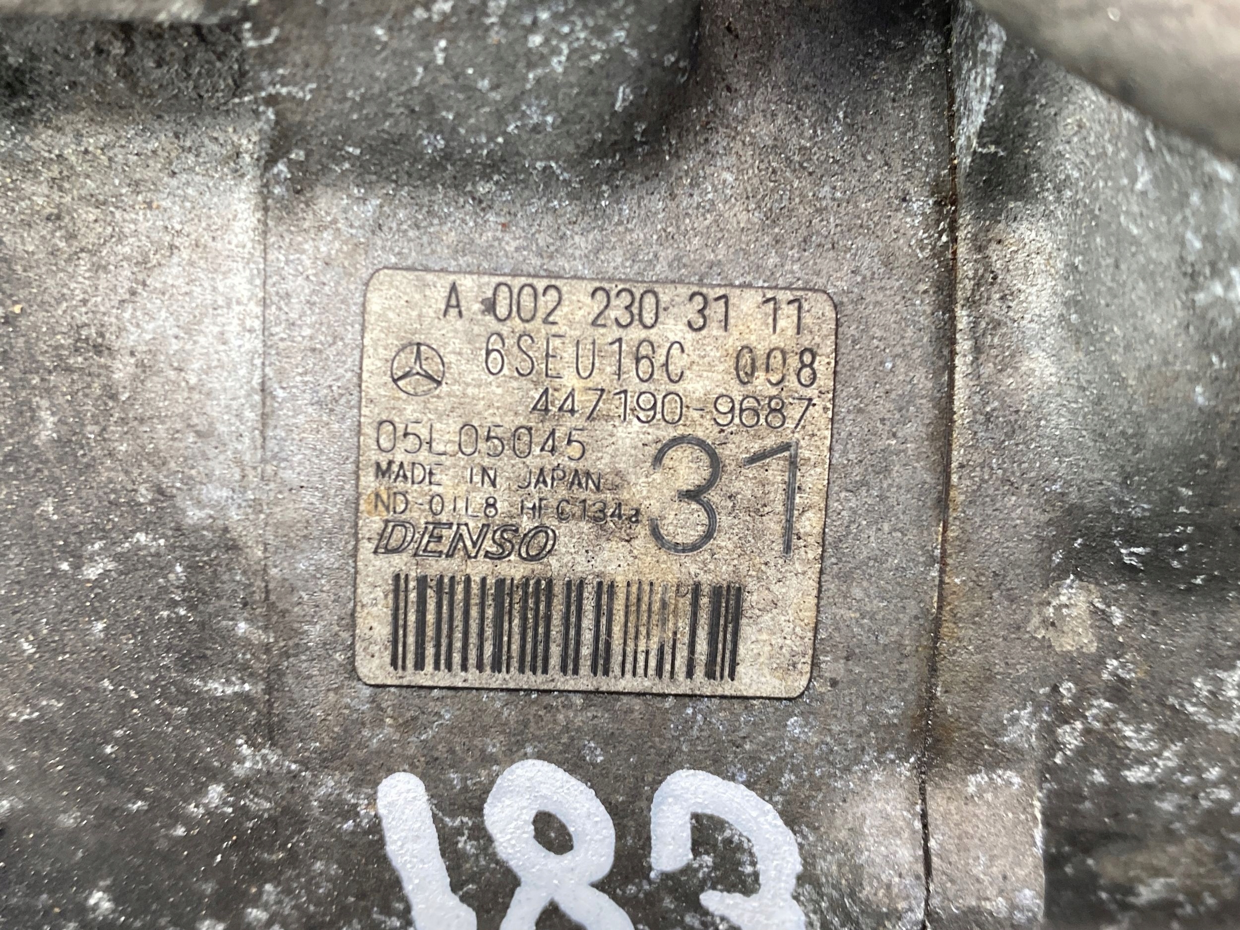 Mercedes E 350 W212 compressor; compressor of the air conditioning A0022303111