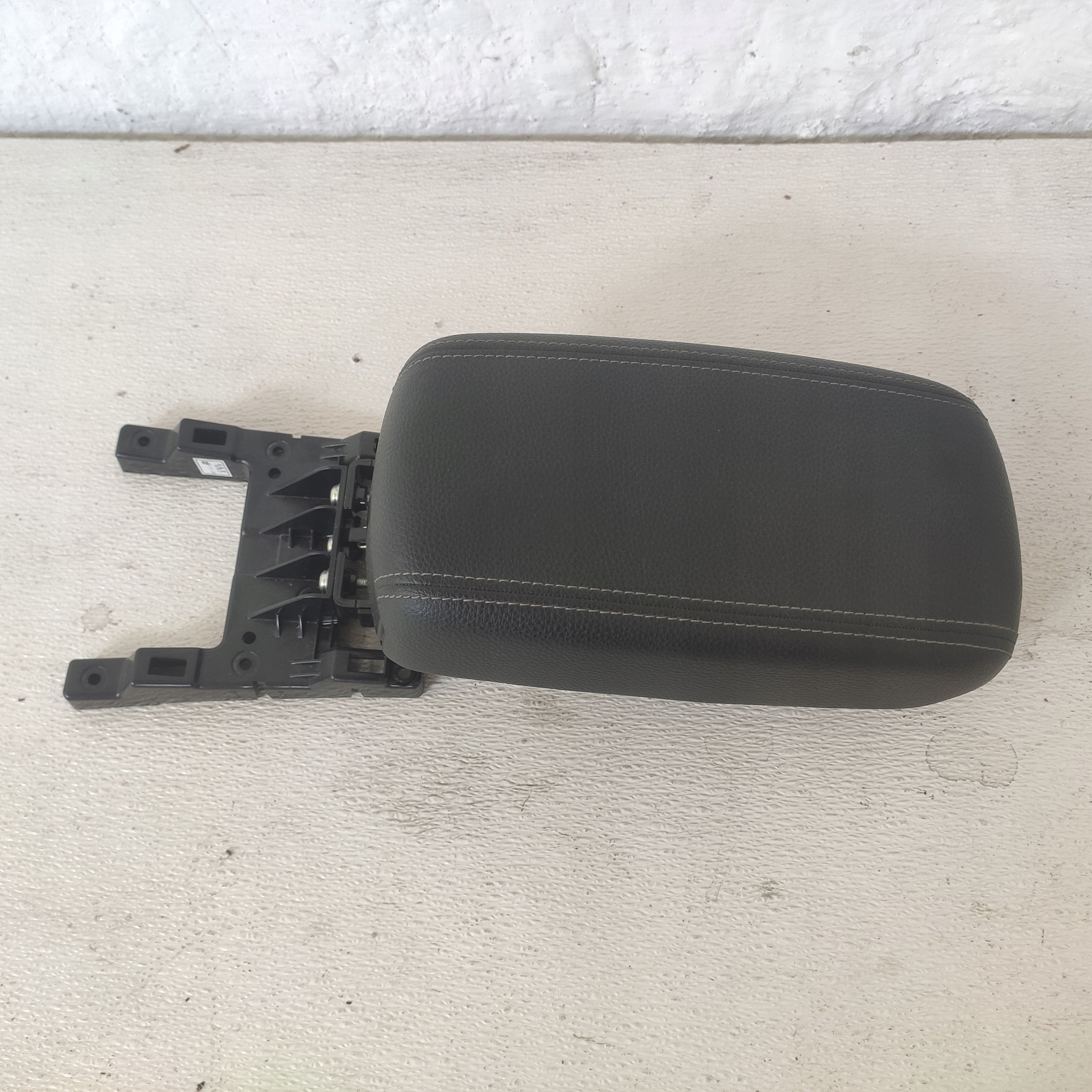 KIA RIO IV 2017>23 armrest front leather