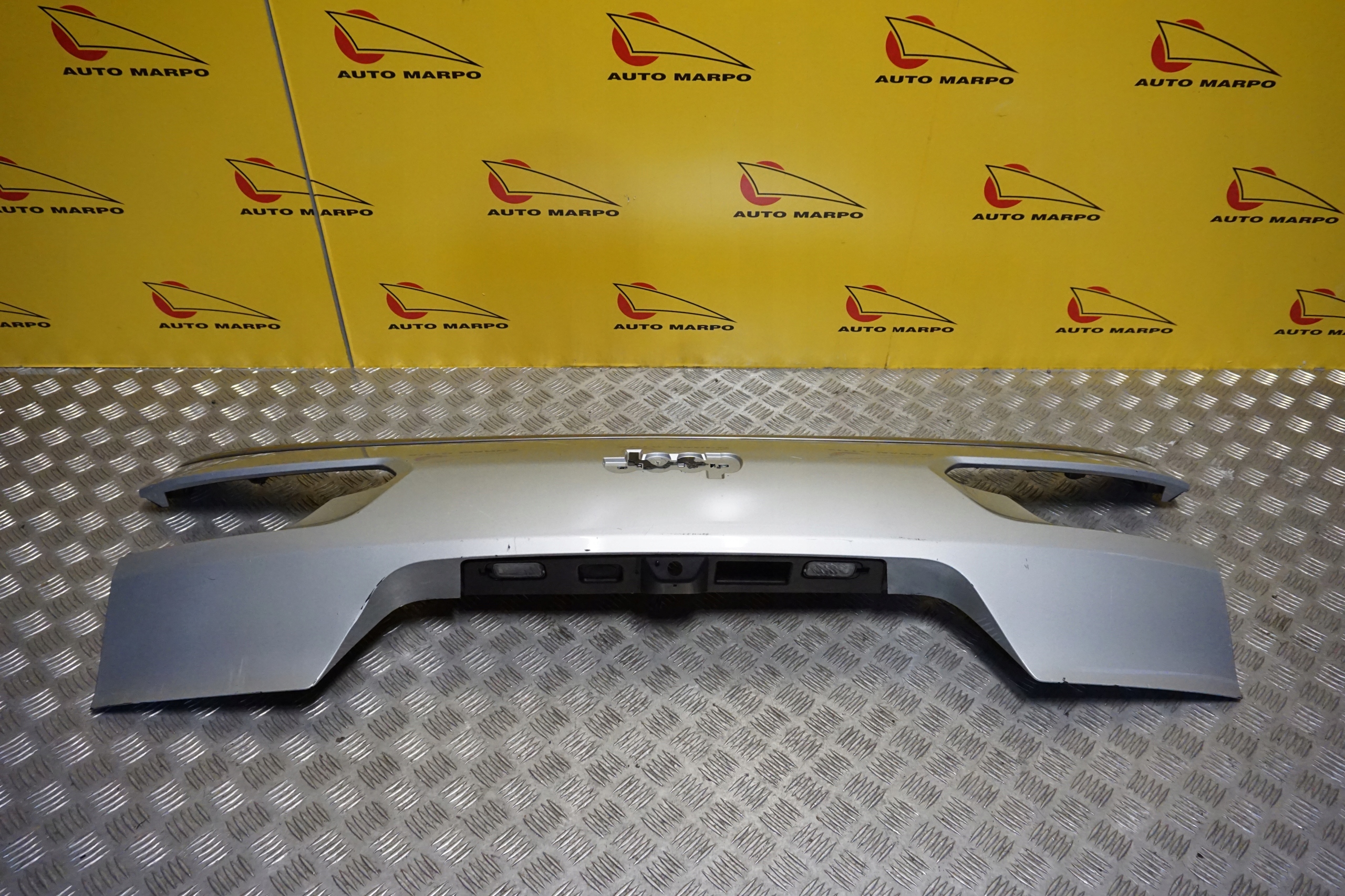 JEEP GRAND CHEROKEE 2021 2022 2023 Blenda Klapy Bagażnika Tył USA Typ samochodu 4x4/SUV Samochody osobowe