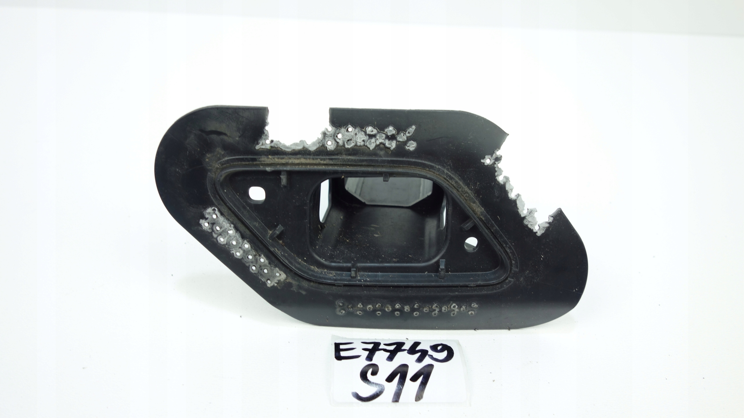 SKODA KAROQ 2017- Halter der Spritzdüse links 57A807941