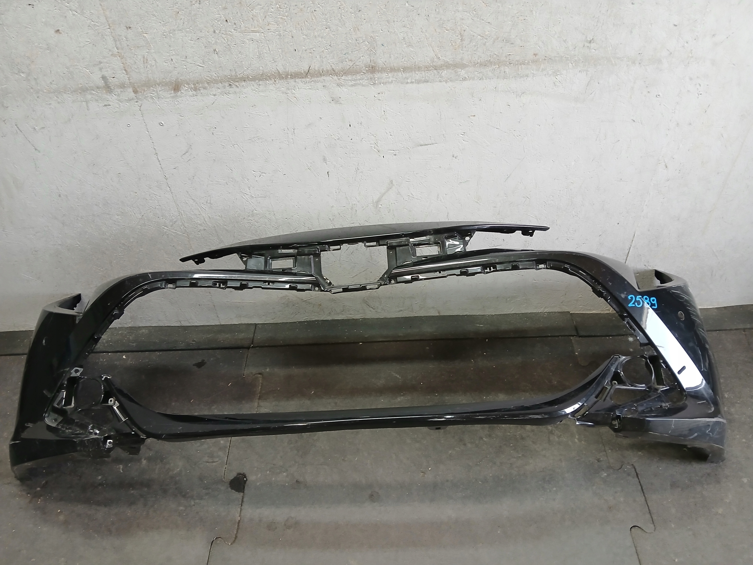nárazník předek TOYOTA COROLLA E21 LIFT HB KOMBI