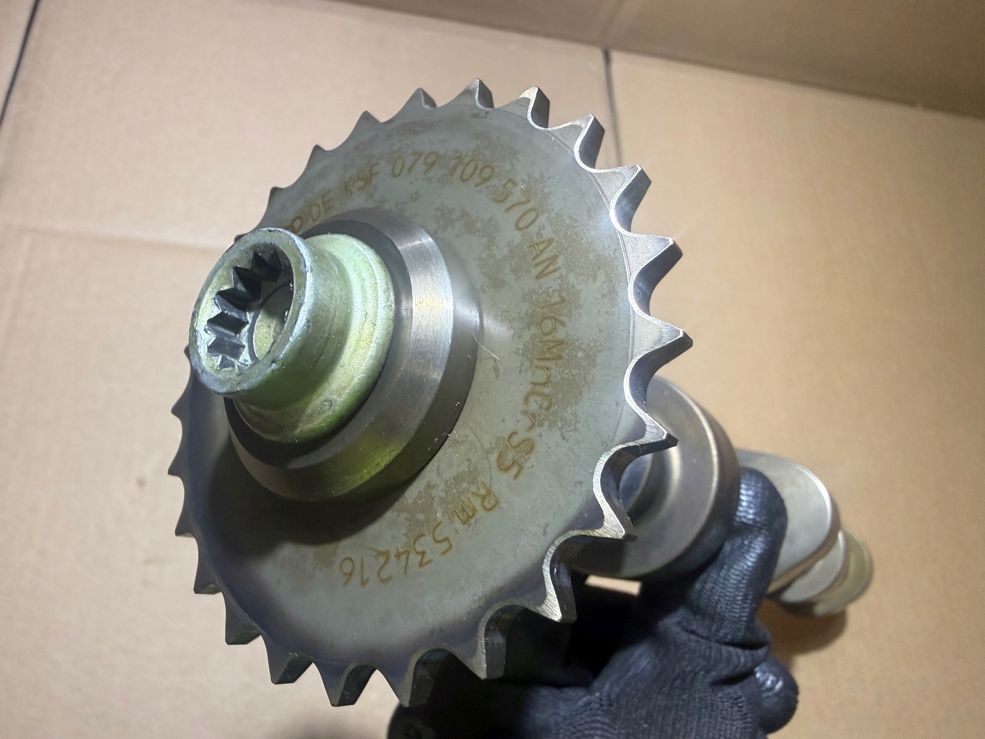 AUDI 4.2 V8 BAT Arbre à cames d’échappement Gauche