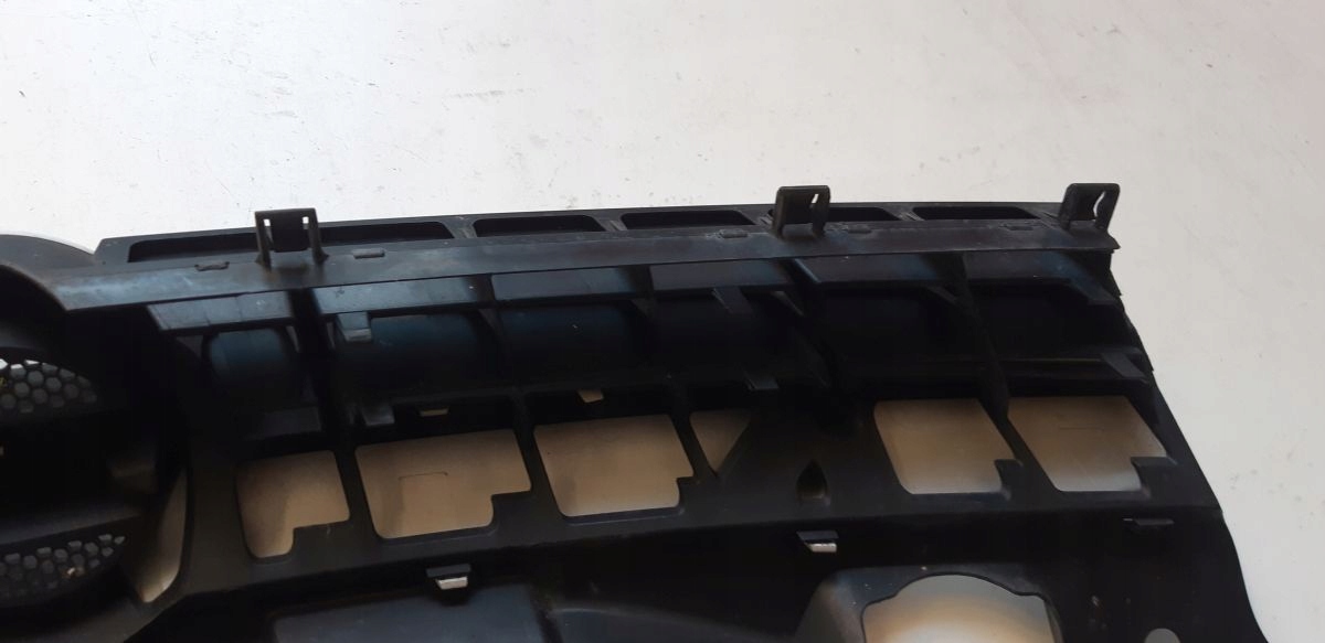 решетка радиатора opel Astra H 2004-2010