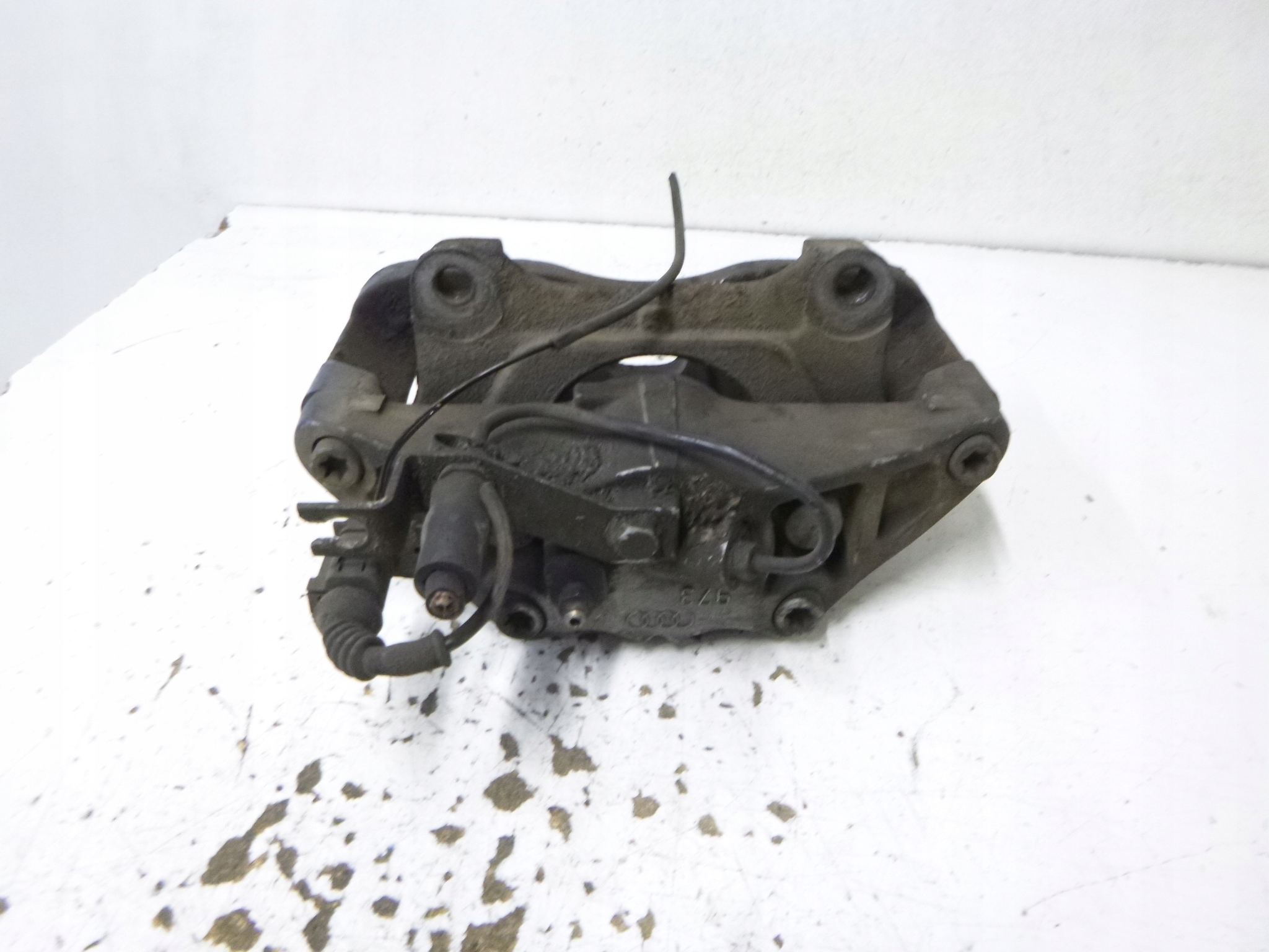 caliper brake front left Audi A6 C5 3.0 2002r