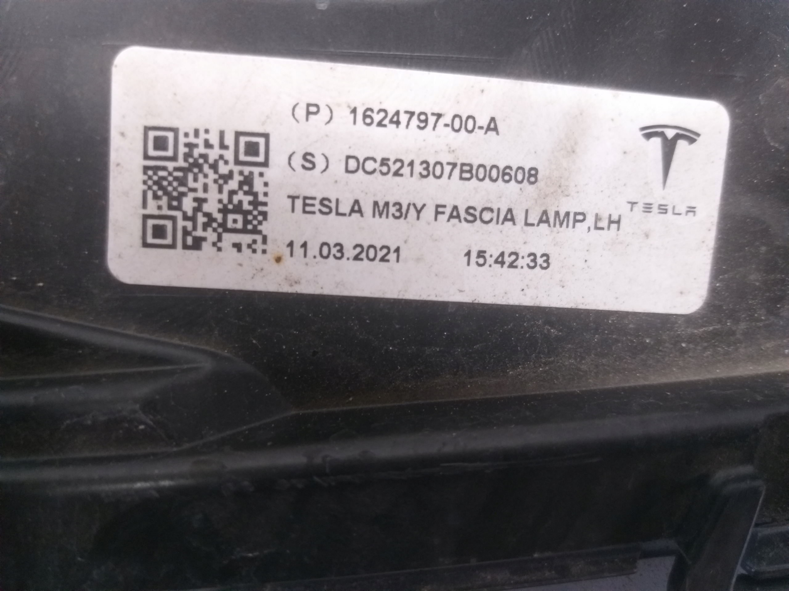 FOG LIGHT LEFT TESLA III 3 Y LED 1624797-00-A