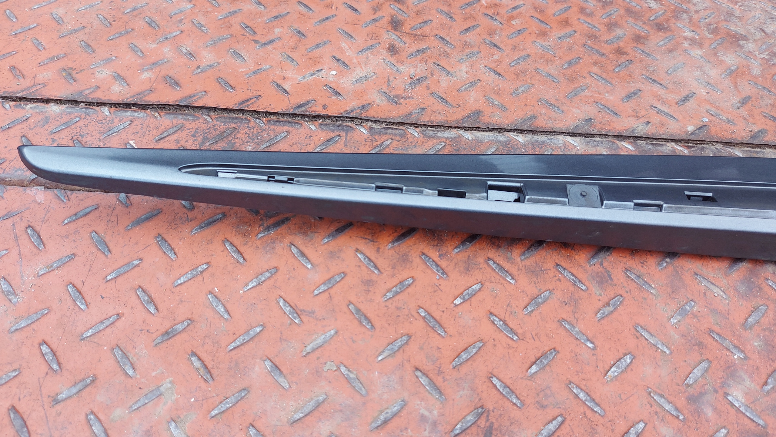 moulding door left left front TOYOTA YARIS III 17