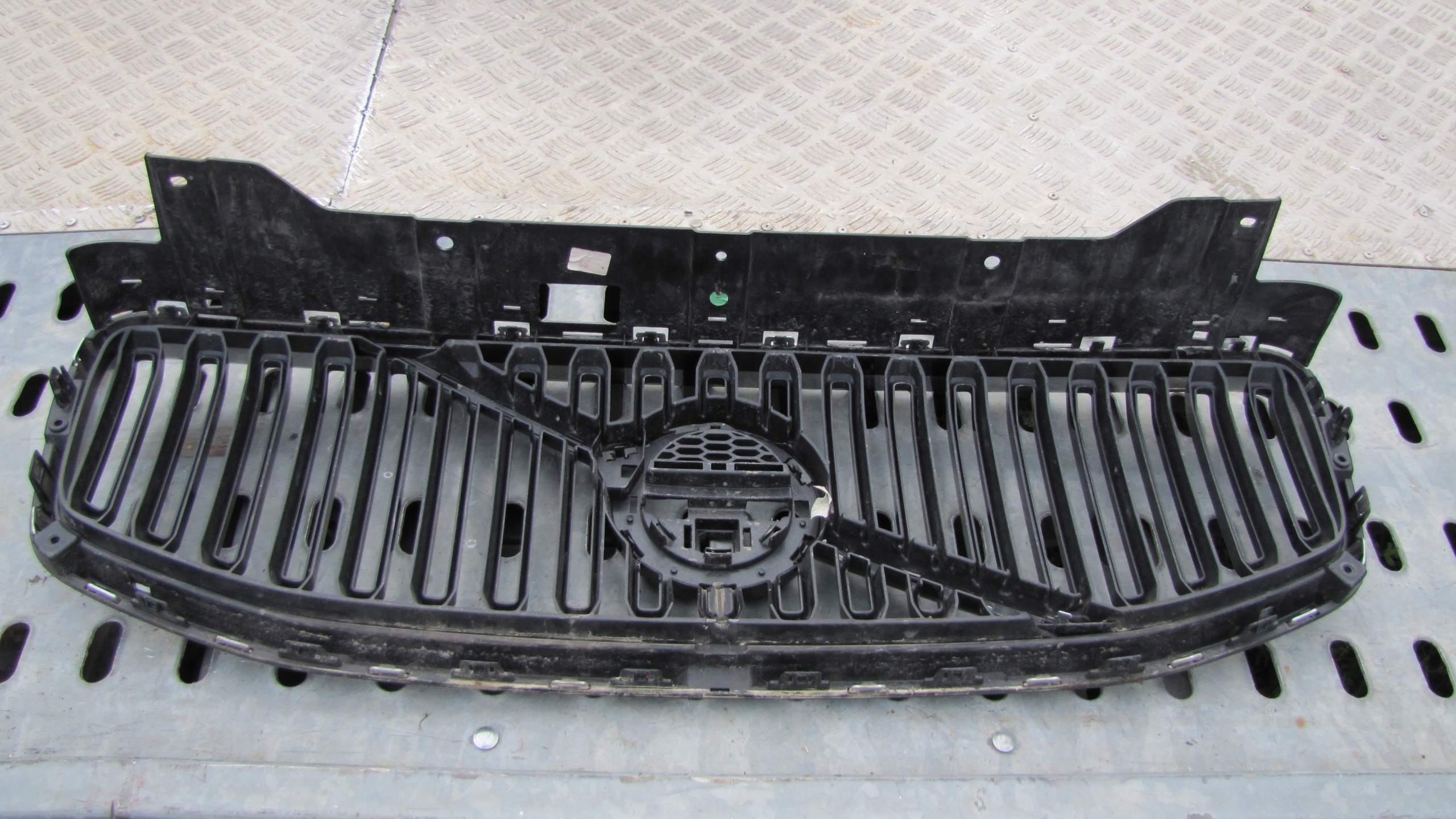 Volvo XC60 Kühlergrill FRONTGRILL Kühlergitter - Thumbnail 2