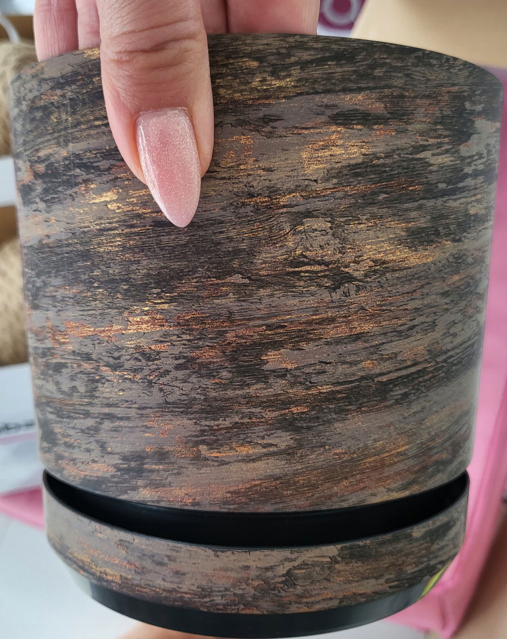 14 RDZAWA KORA Doniczki podstawka imitacja drewna Materiał wykonania tworzywo sztuczne