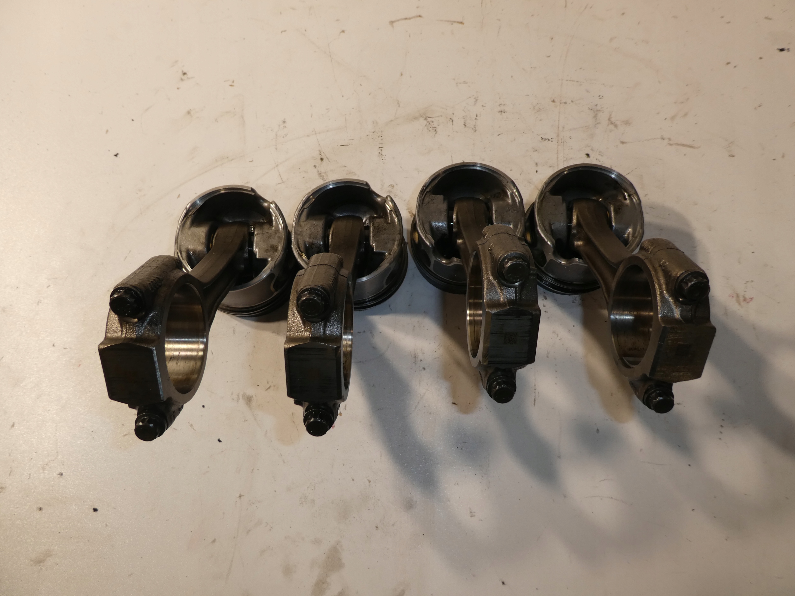 piston connecting rod 2.0 TDI CBB VW AUDI SKODA