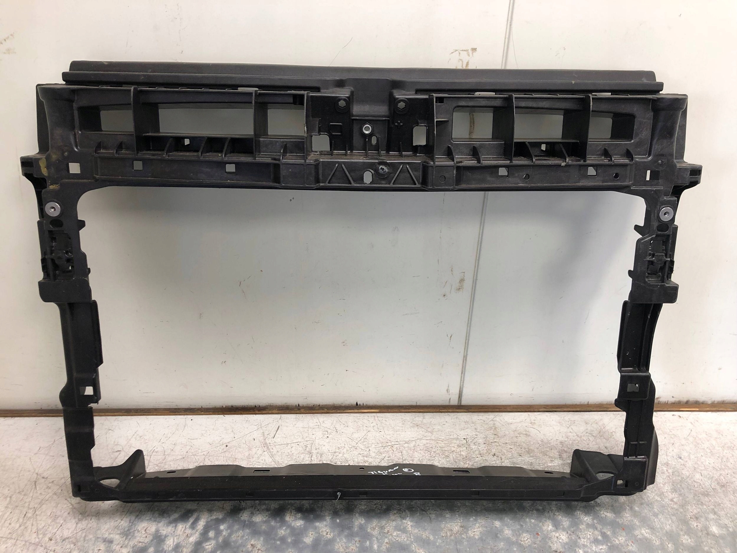 support panel for radiators pillar VW TIGUAN II 5NA805594L