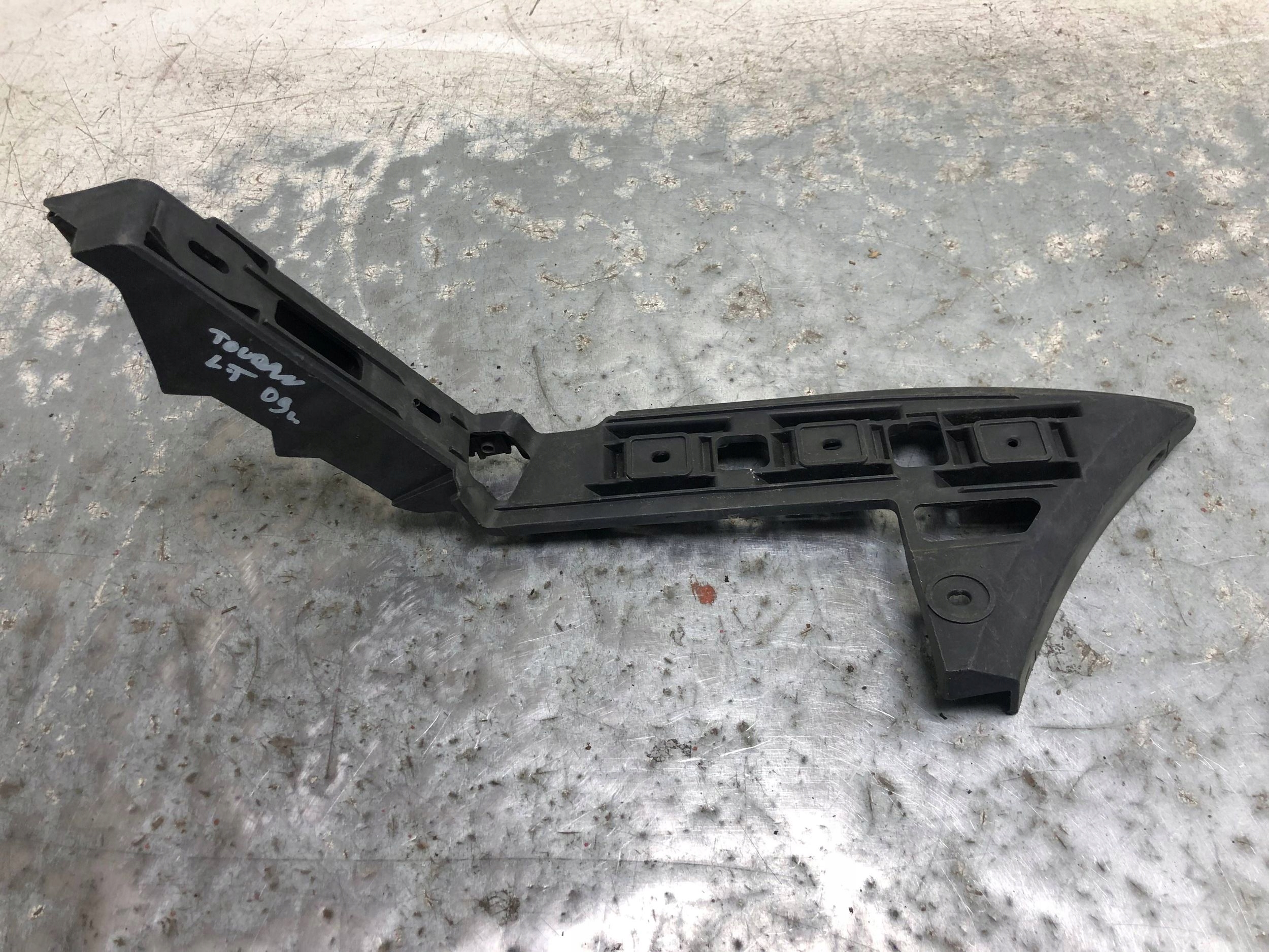 bumper bracket left rear part VW TOURAN and 1T0807375C