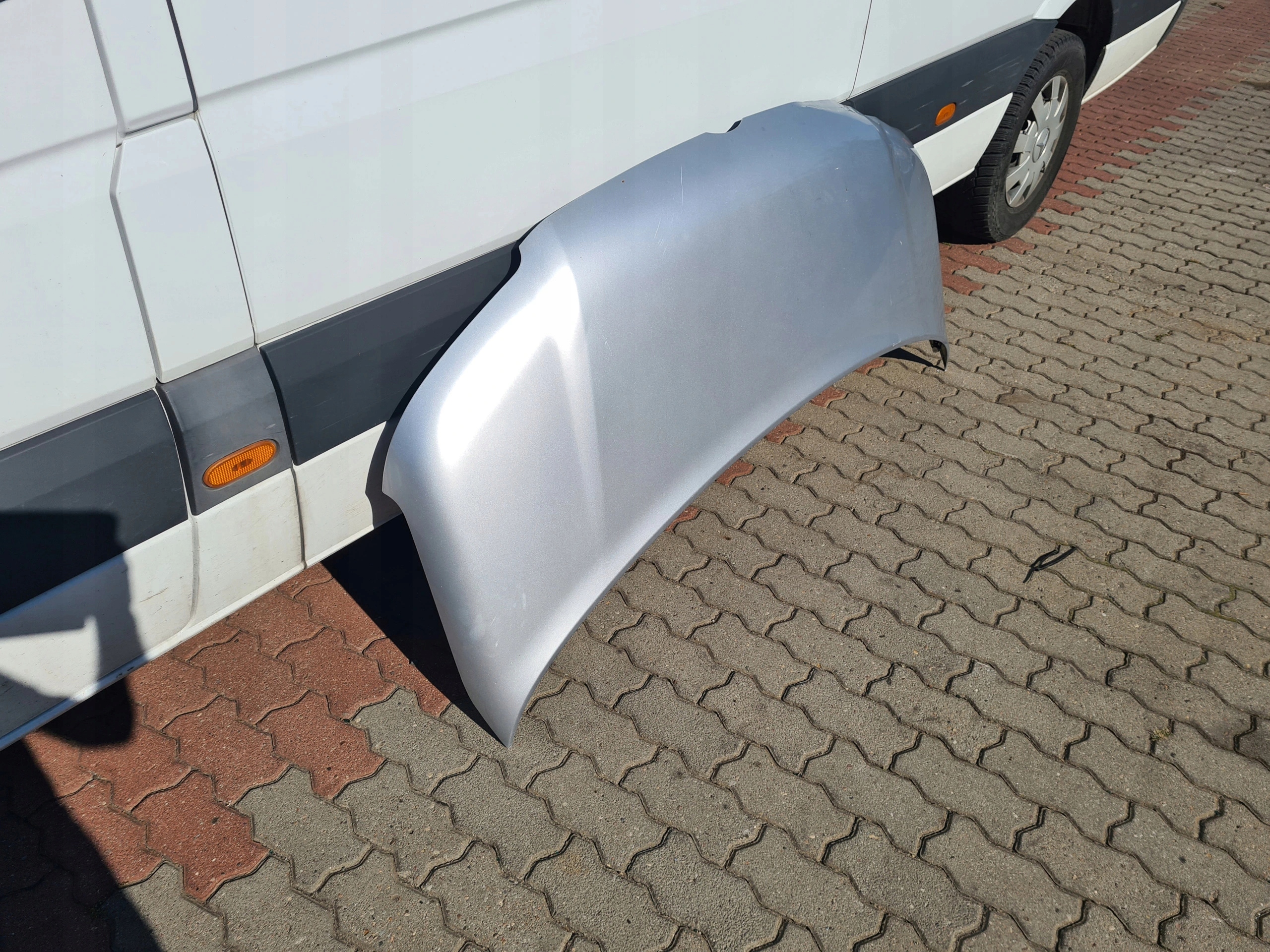 Срібний капот LA7W VW T5