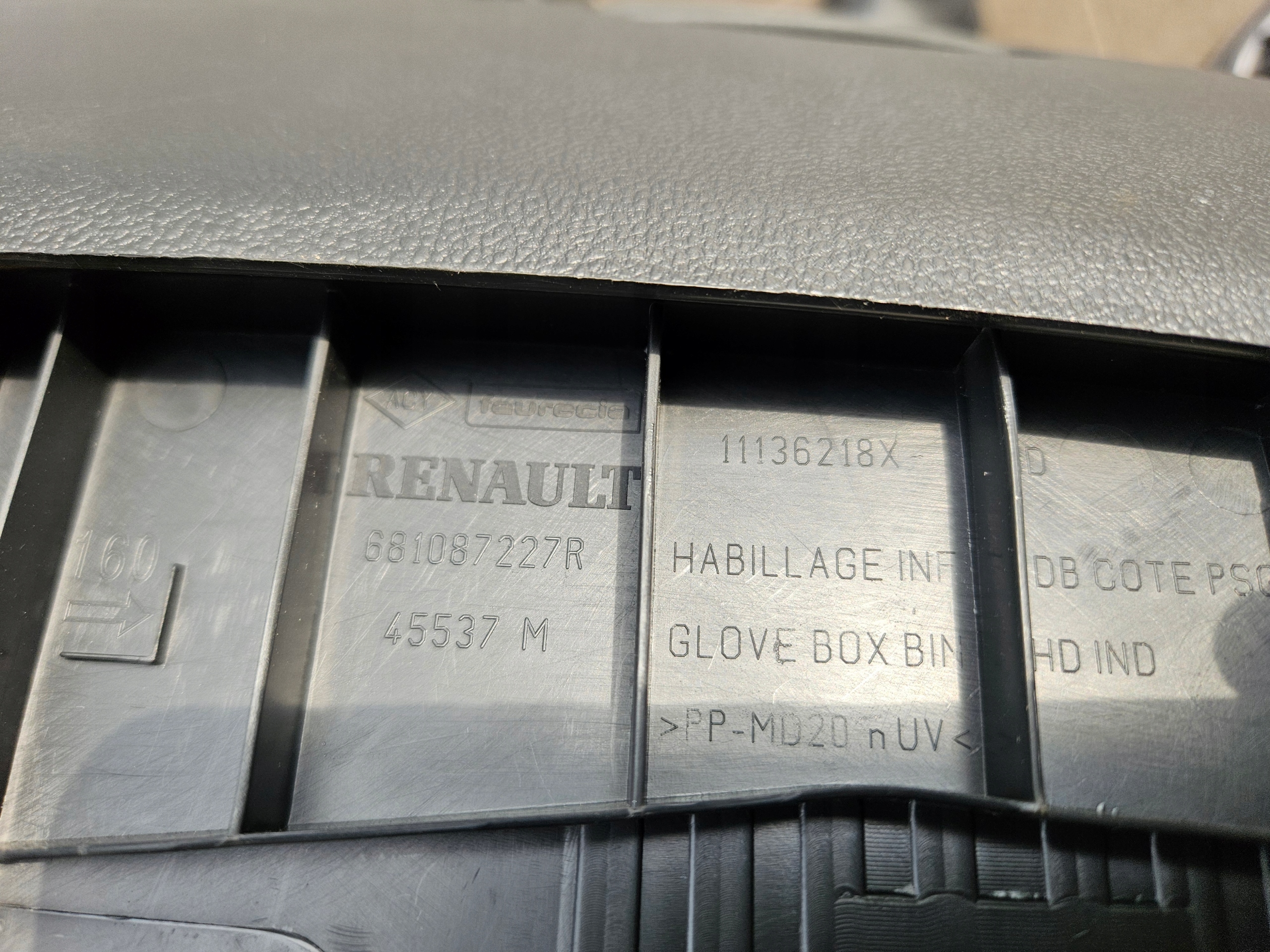 passenger compartment plato RENAULT CLIO 4 IV 2014- 681087227R