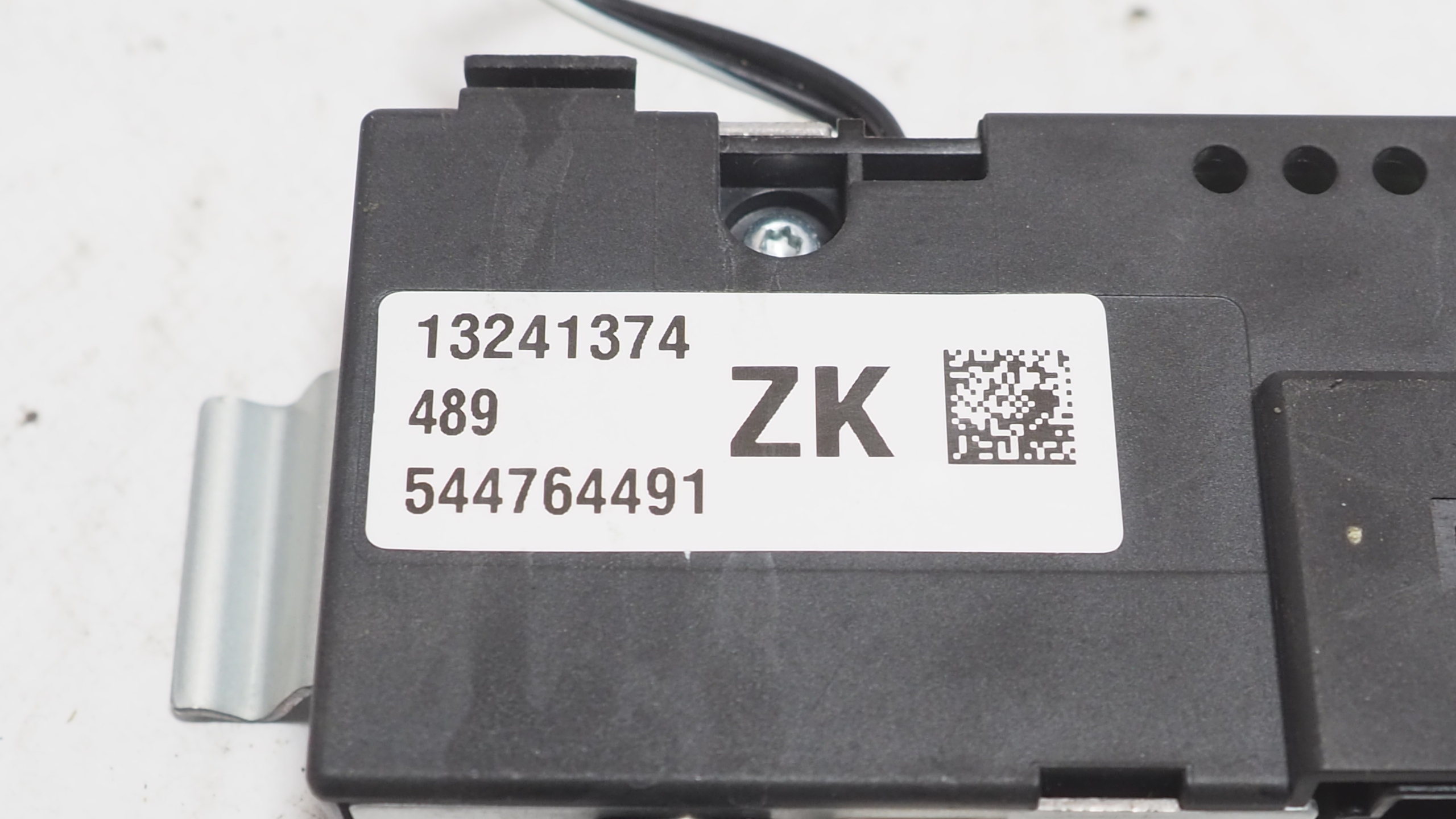 Opel Astra IV J antenna amplifier 13241374