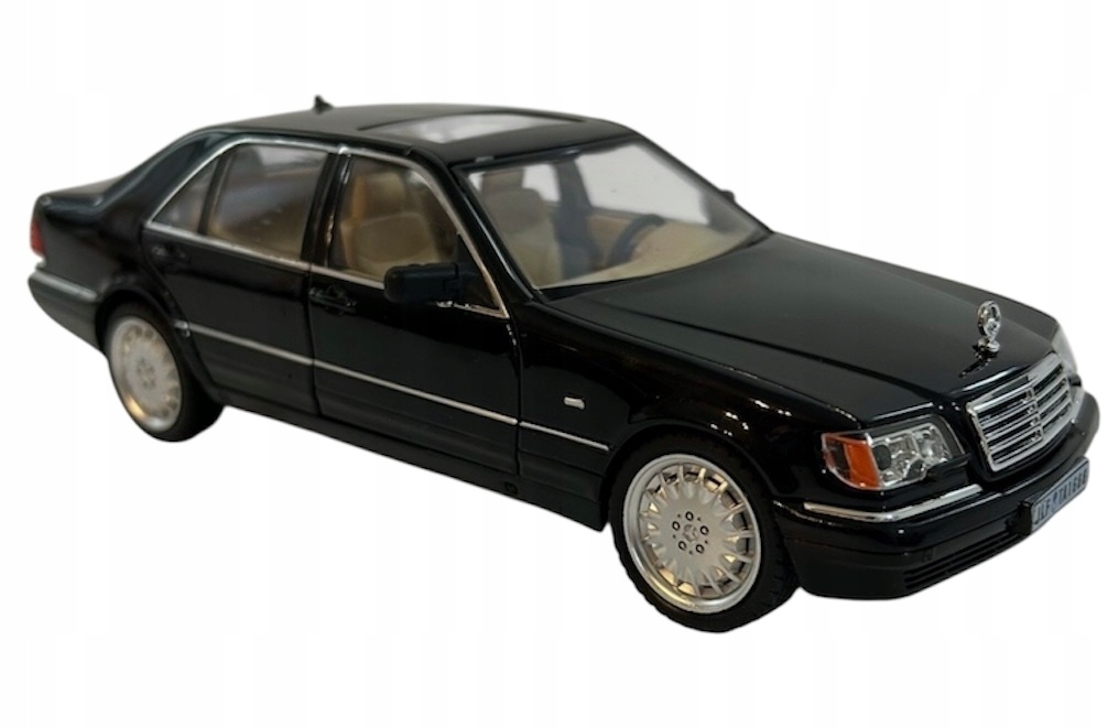 Model samochodu Mercedes W140 S320 w skali 1/24