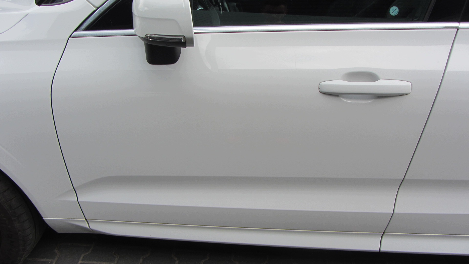 VOLVO XC60 II XC 60 2 left front door left front original BIALE 614