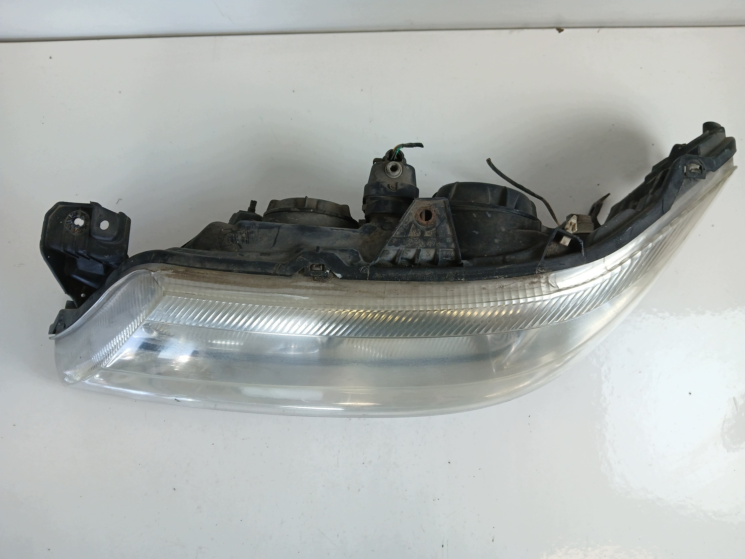 RENAULT LAGUNA II light left front 7701048927
