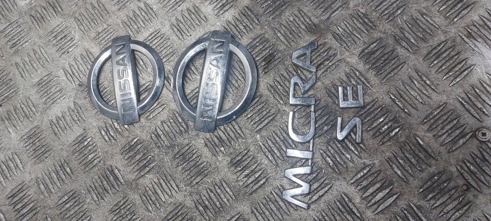 EMBLEMAT ZNACZEK LOGO GRILL KLAPY MASKI MICRA K12 90890AX600