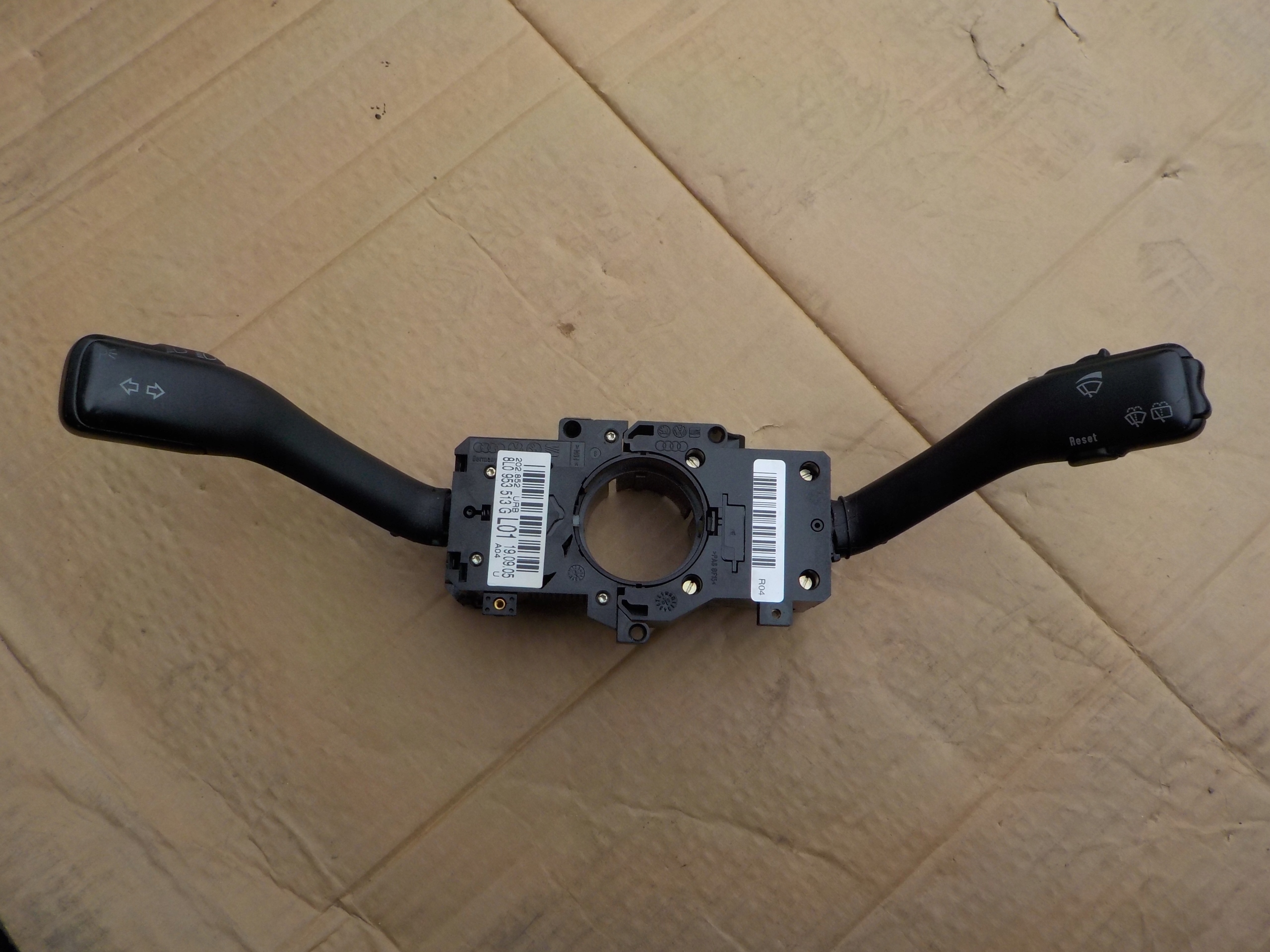 VW Audi control steering wheel levers and controls 4B0953503H
