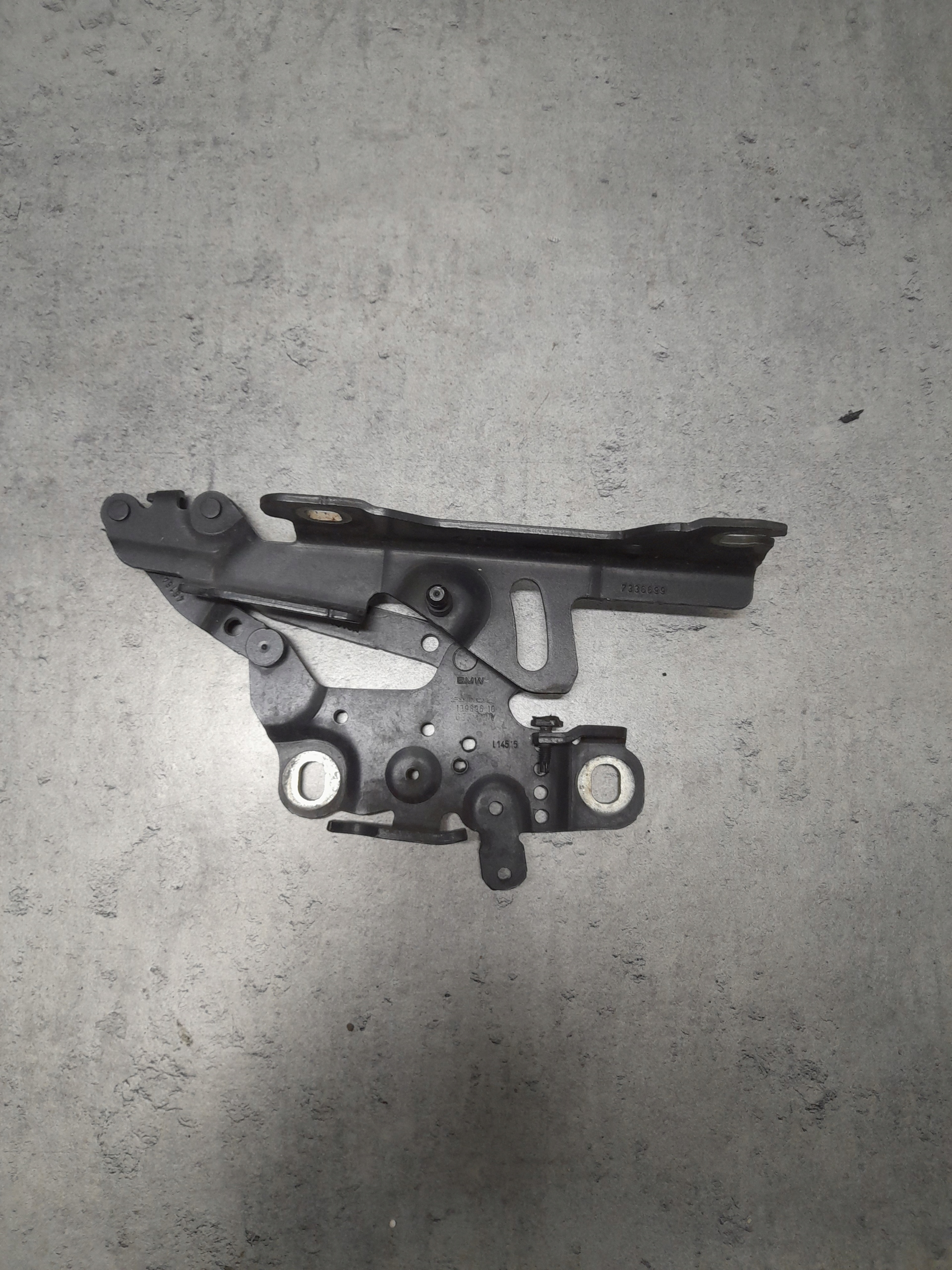7336699 - Петля капота ліва передня BMW F20