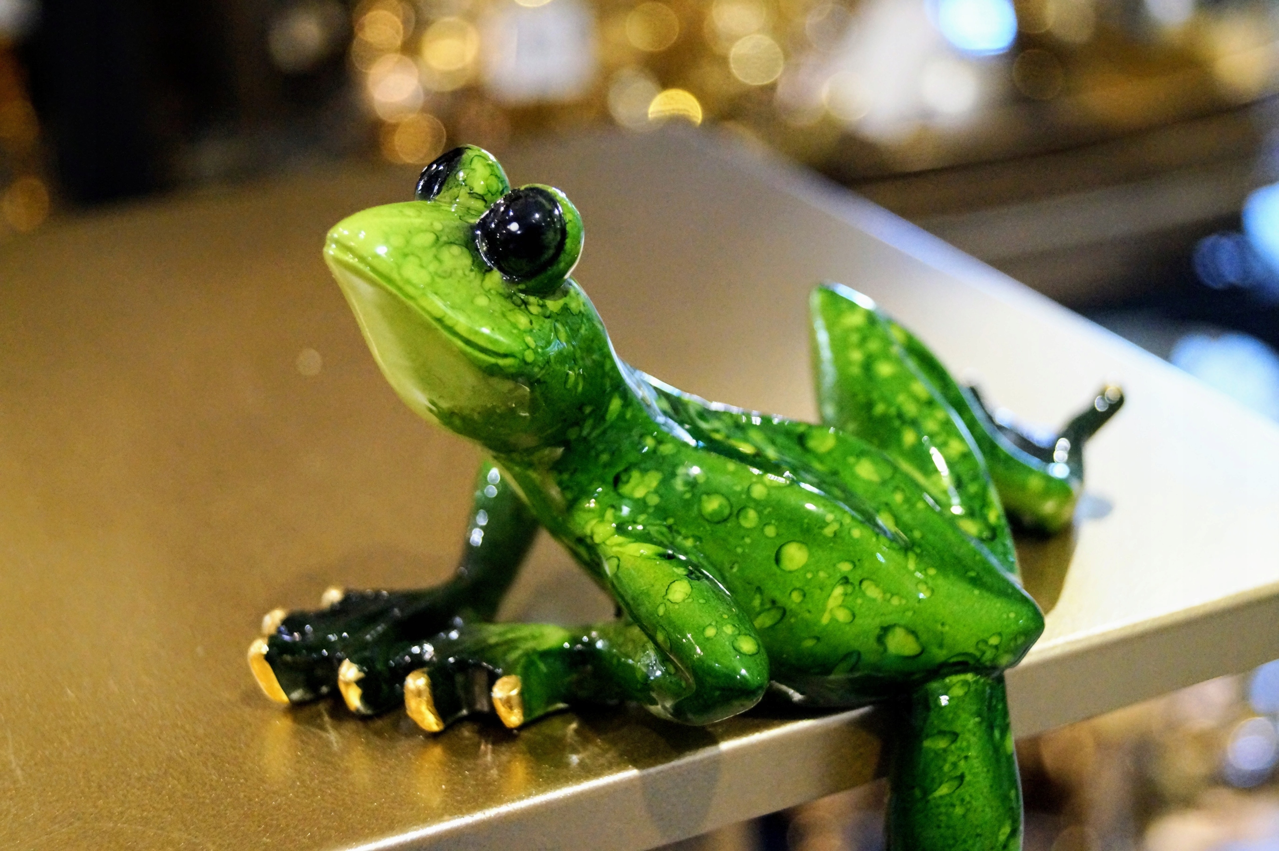 FIGURKA ŻABA Wysokość produktu 17 cm