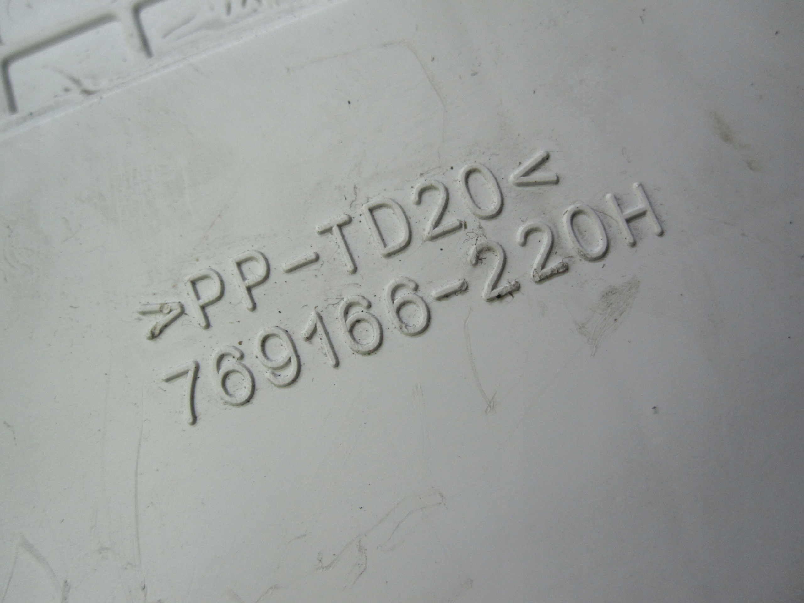 Outlander II 2.0 07r спидометр 8100A116 769166-220H англия