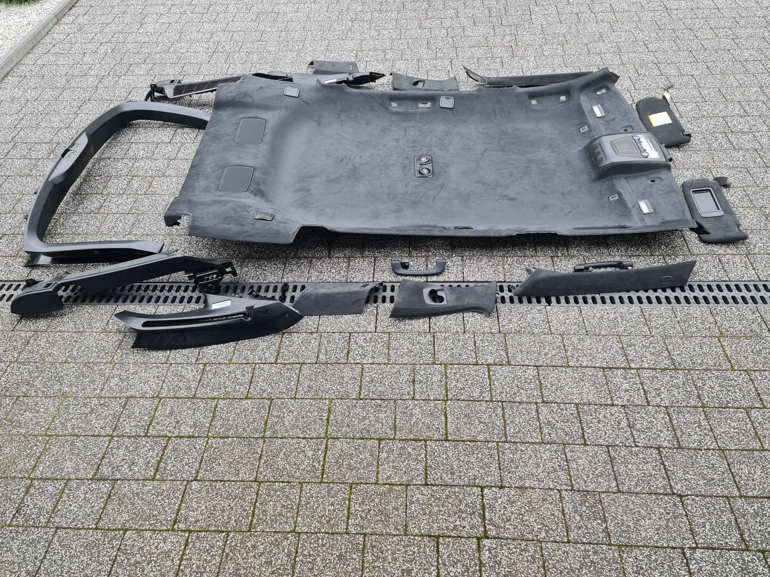 BMW F11 PODSUFITKA ALCANTARA