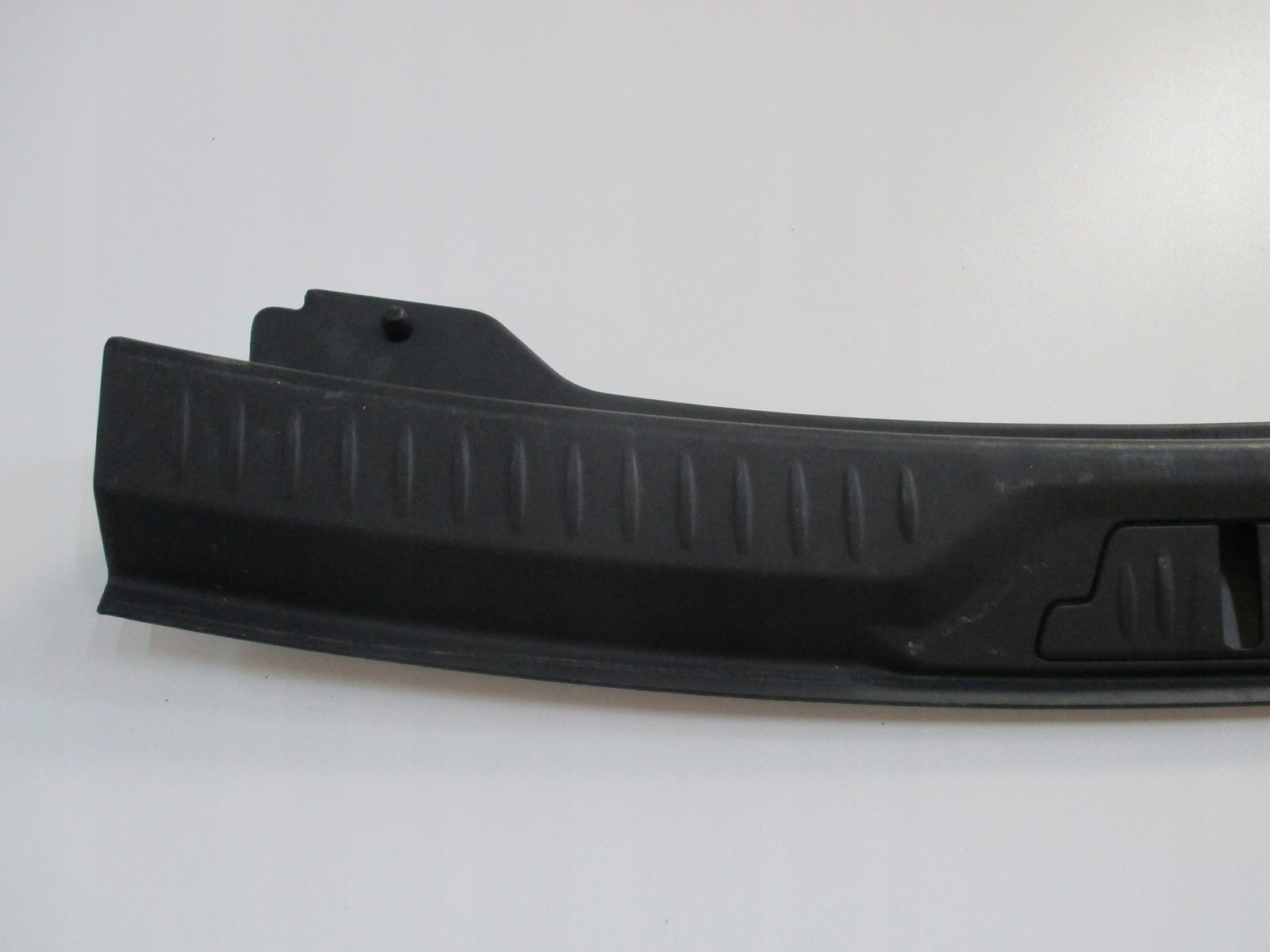 cap for rear panel JAGUAR and PACE J9D3-406A64-A