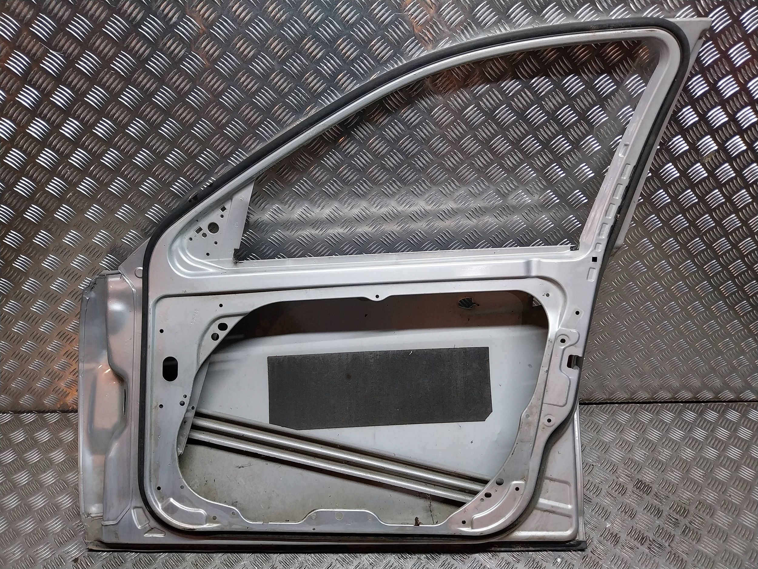 door front right MERCEDES C-KLASA W204 07