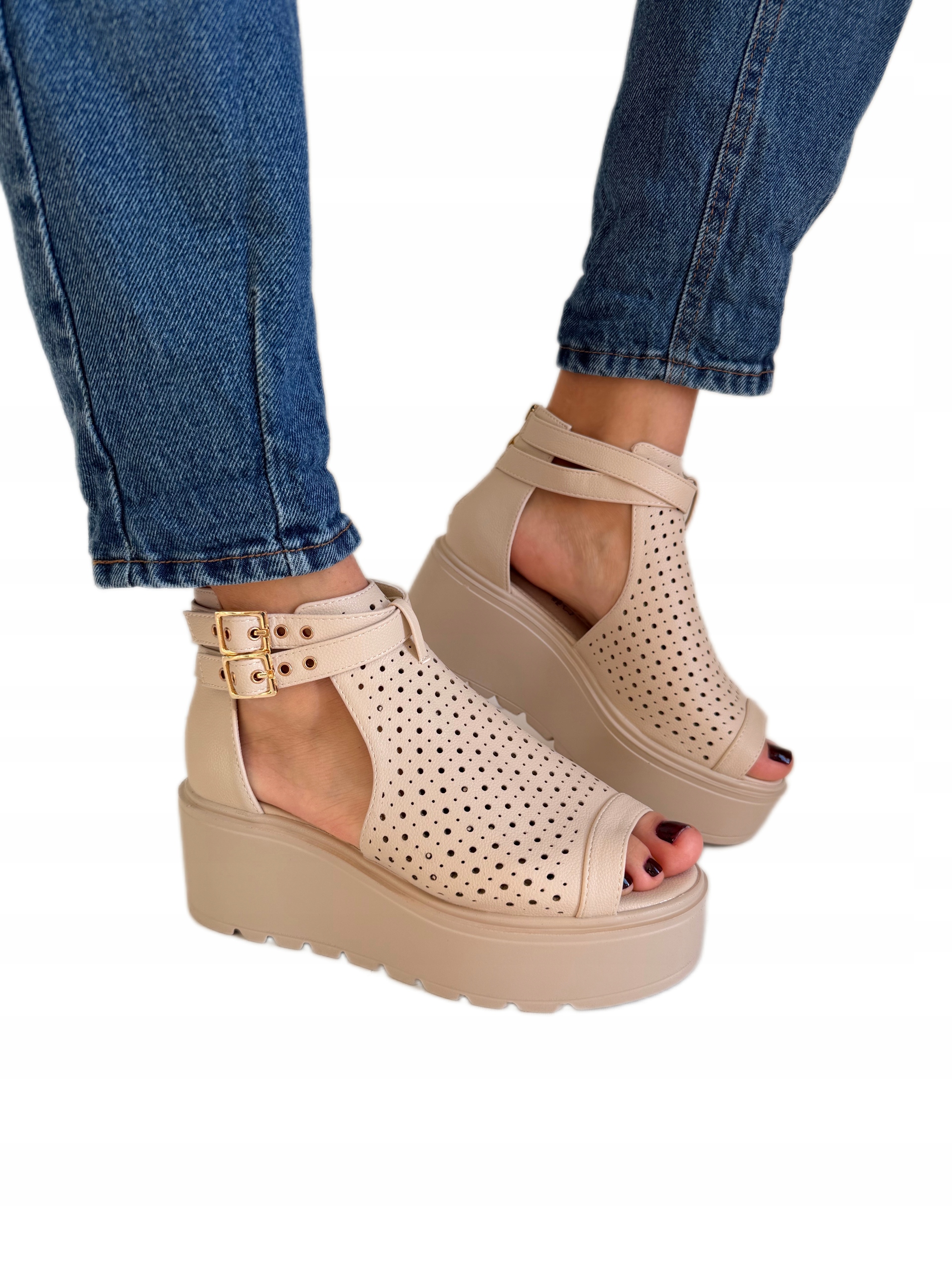 Dámské ažurové béžové sandály ecru na platformě Goodin velikost 40