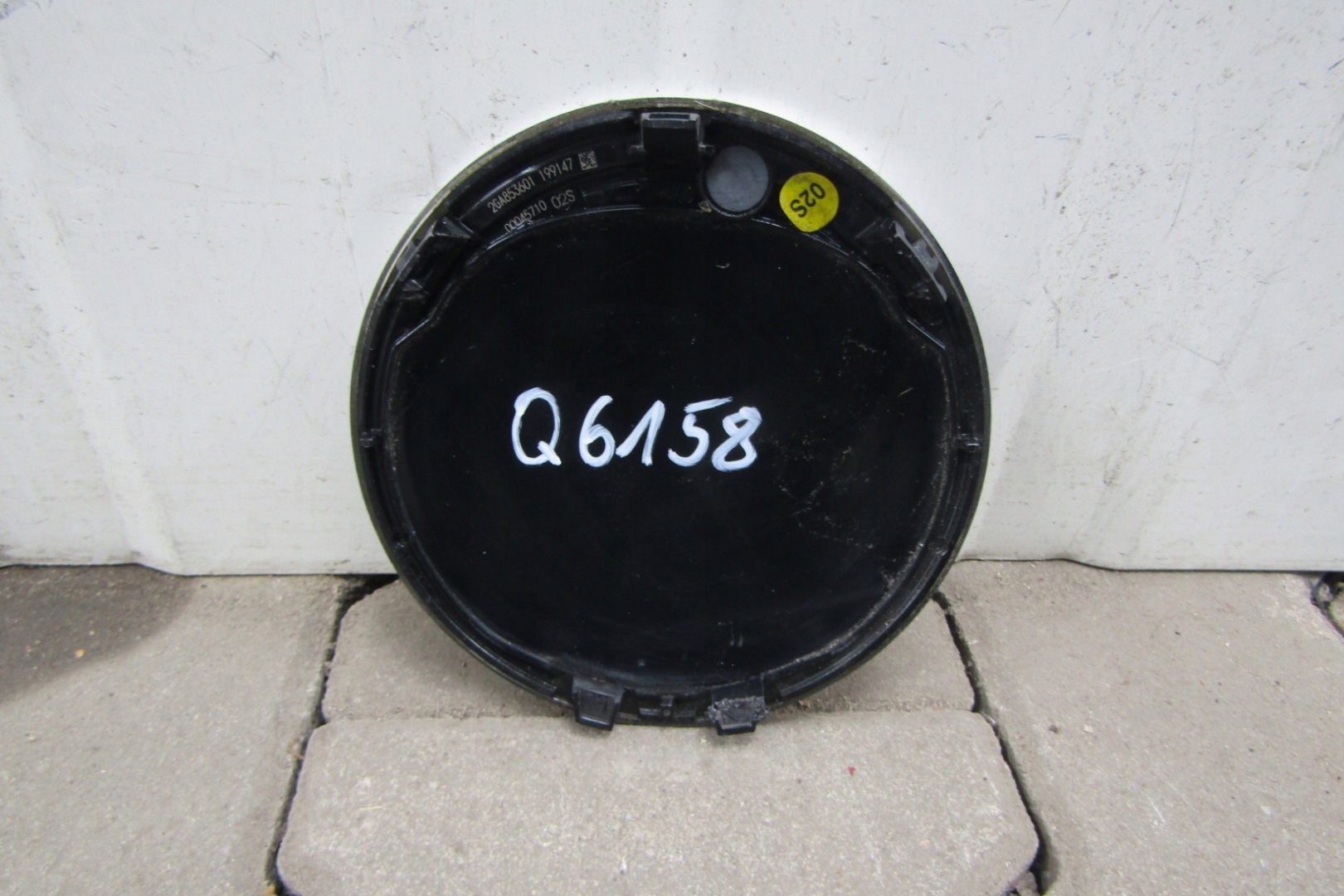 Znaczek Emblemat logo atrapa VW T-ROC T ROC 2GA853601 Jakość części (zgodnie z GVO) O - oryginał z logo producenta pojazdu (OE)