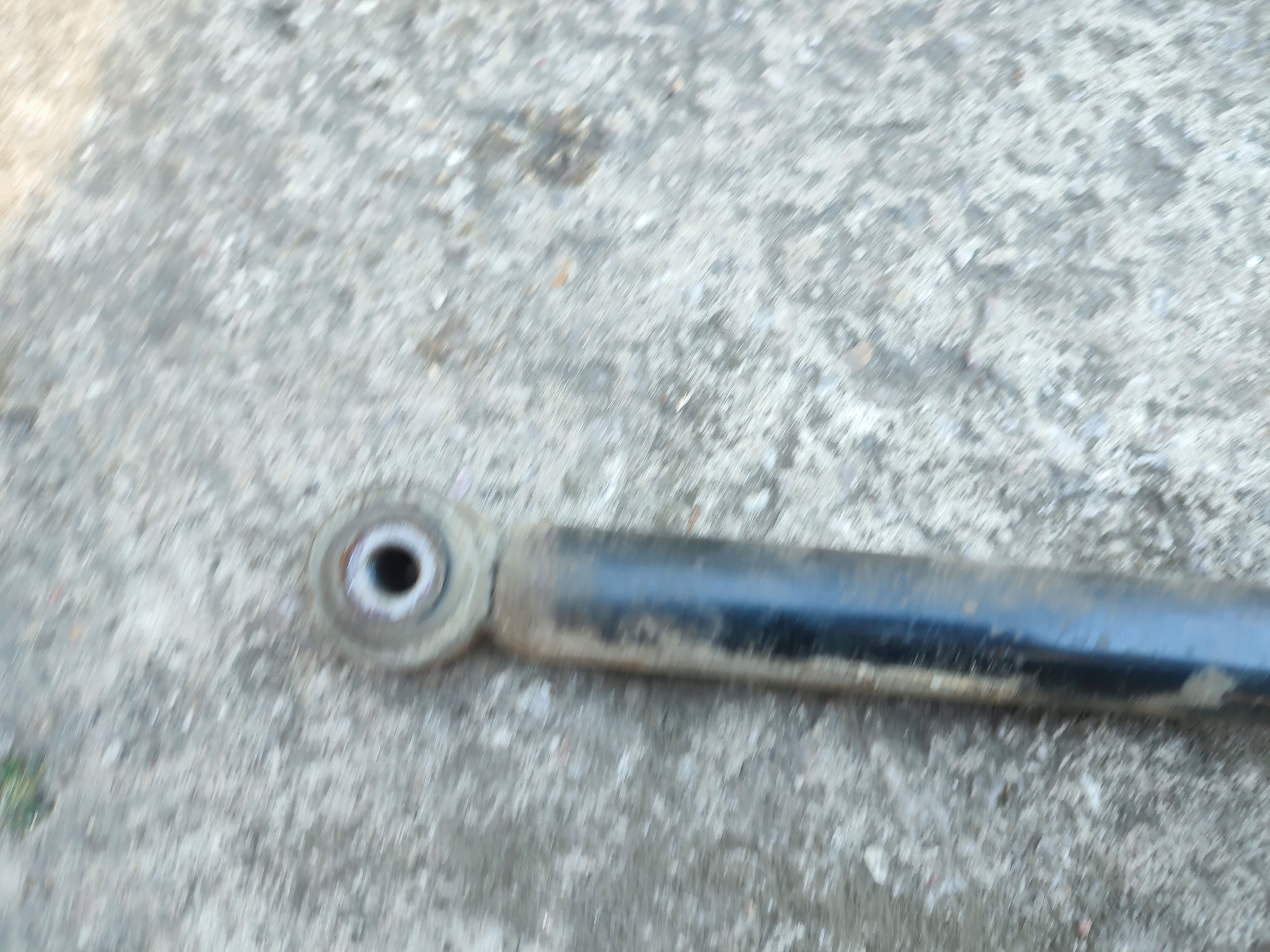 Stoßdämpfer heck opel astra j 13251764
