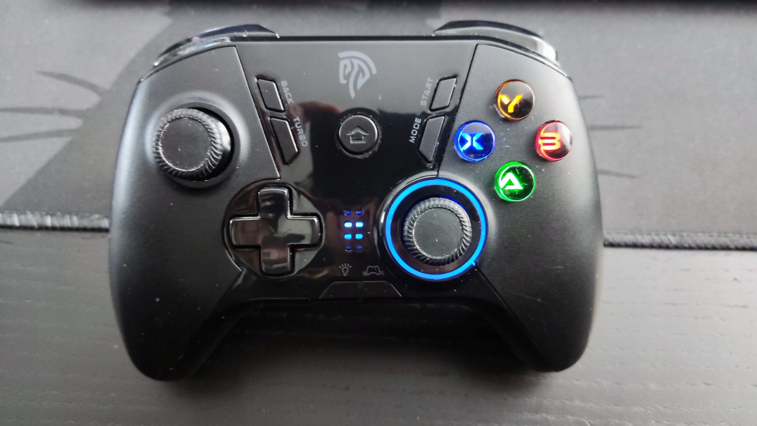 Pad do PC i PS3 z programowalnymi przyciskami EasySMX ESM-9110