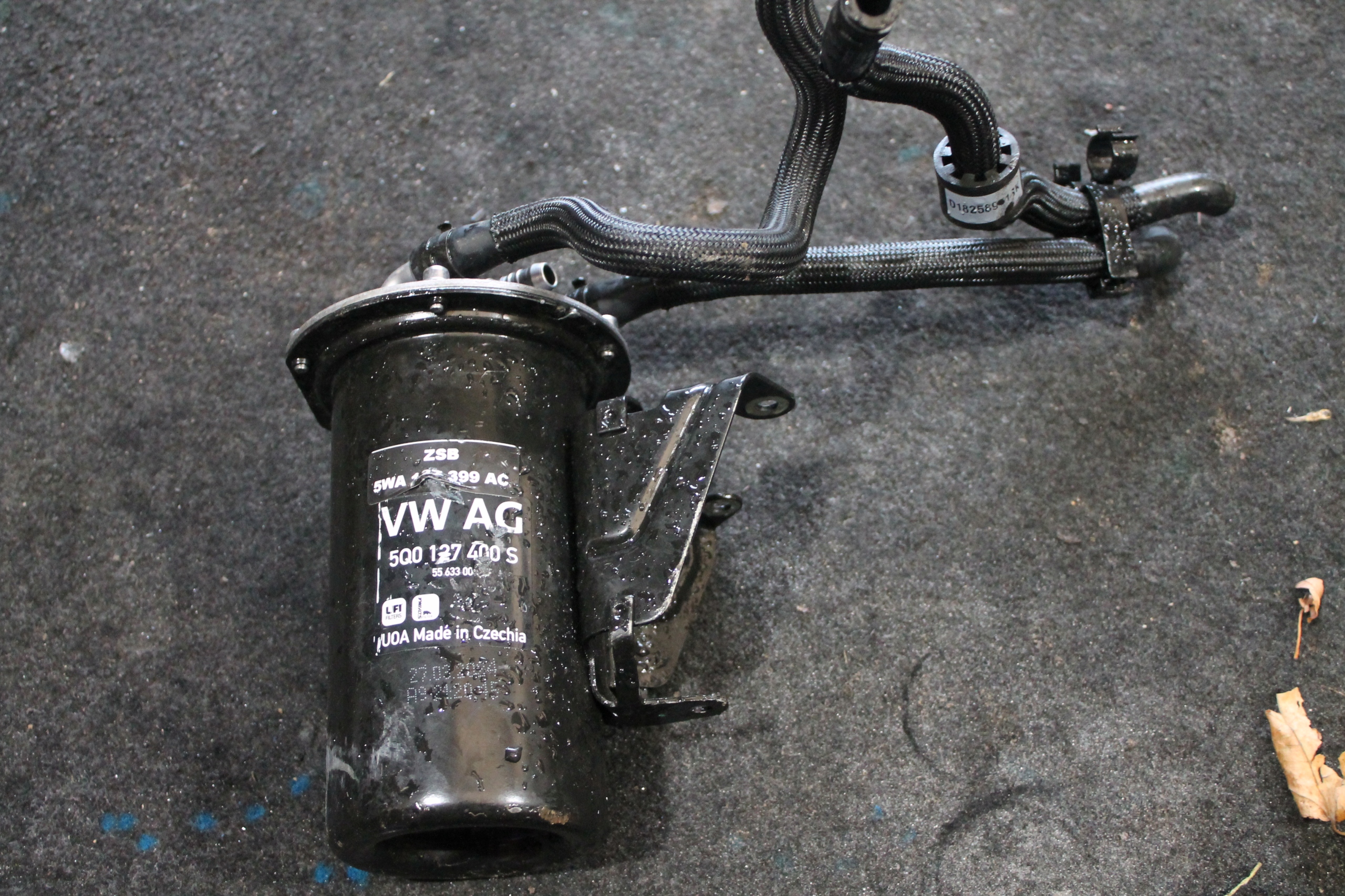 Gehäuse filter des Kraftstoffsbehälters 2,0 TDI 5Q0127400S