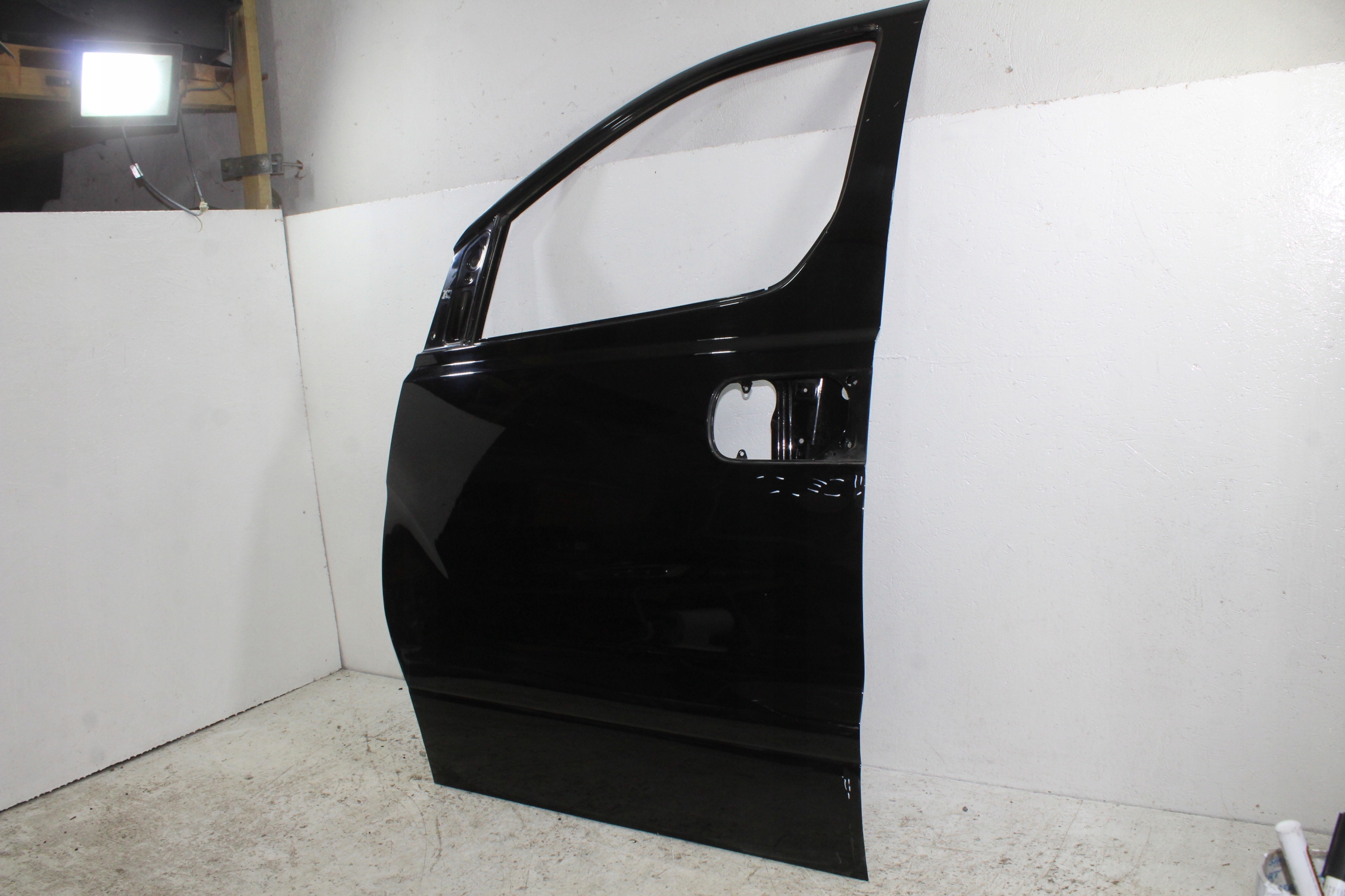 Hyundai H1 II door left front front