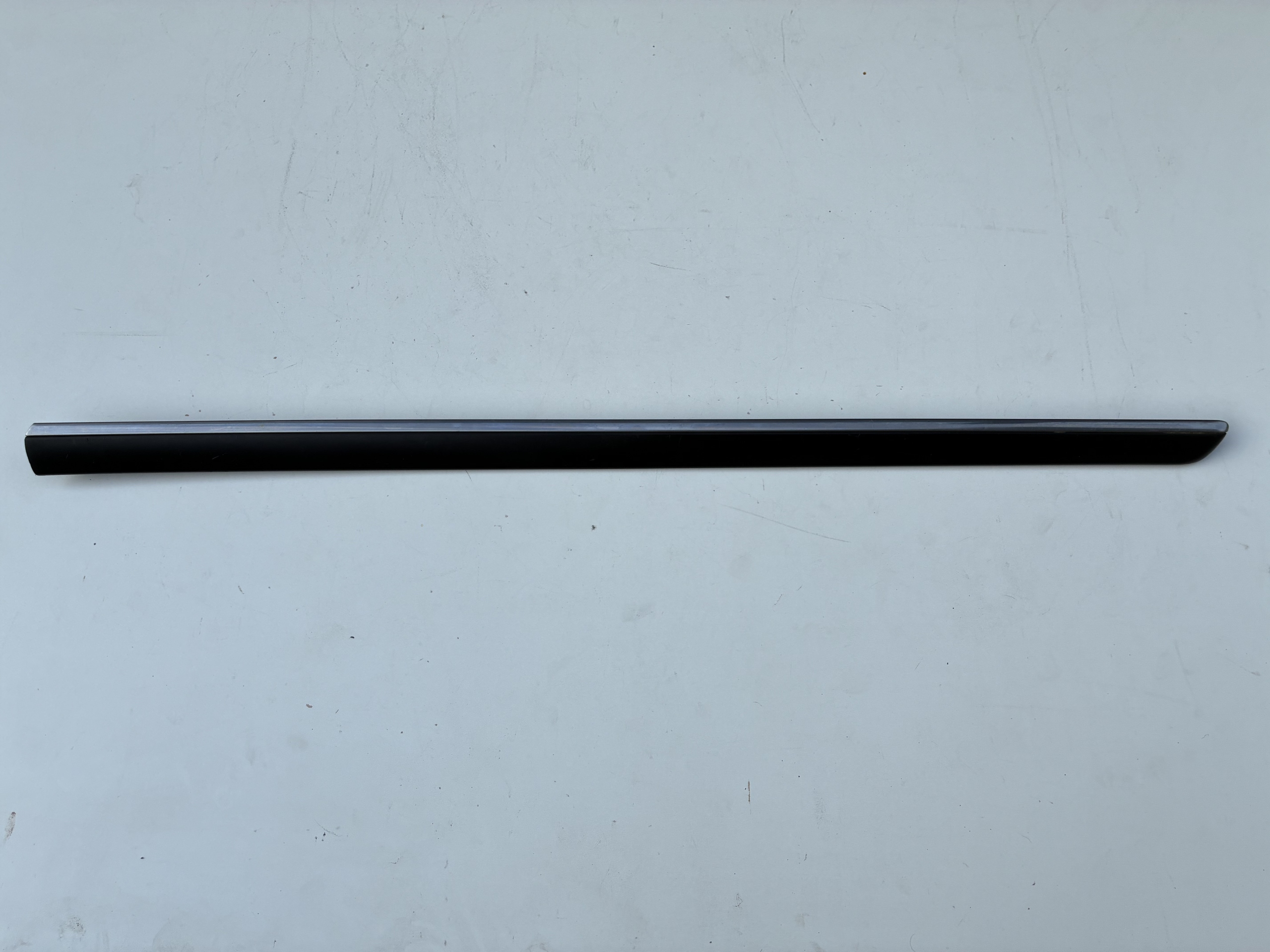 moulding door chrom right front Peugeot 407 04-11r. ==OEM==