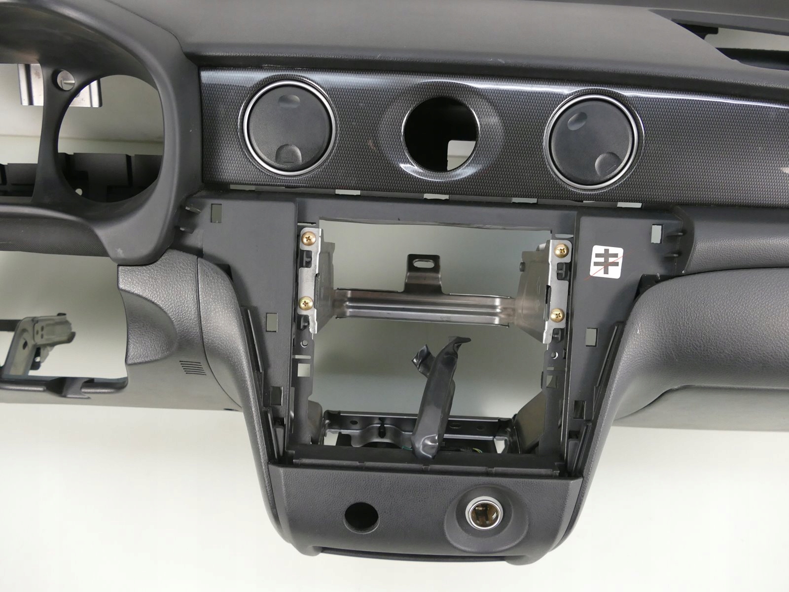 MITSUBISHI OUTLANDER and cockpit dashboard console EU