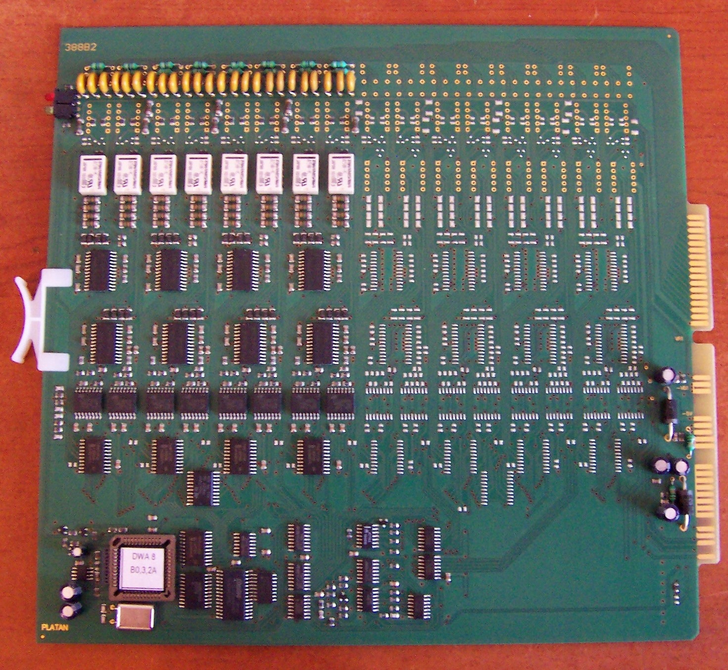 Platan Delta karta DWA8