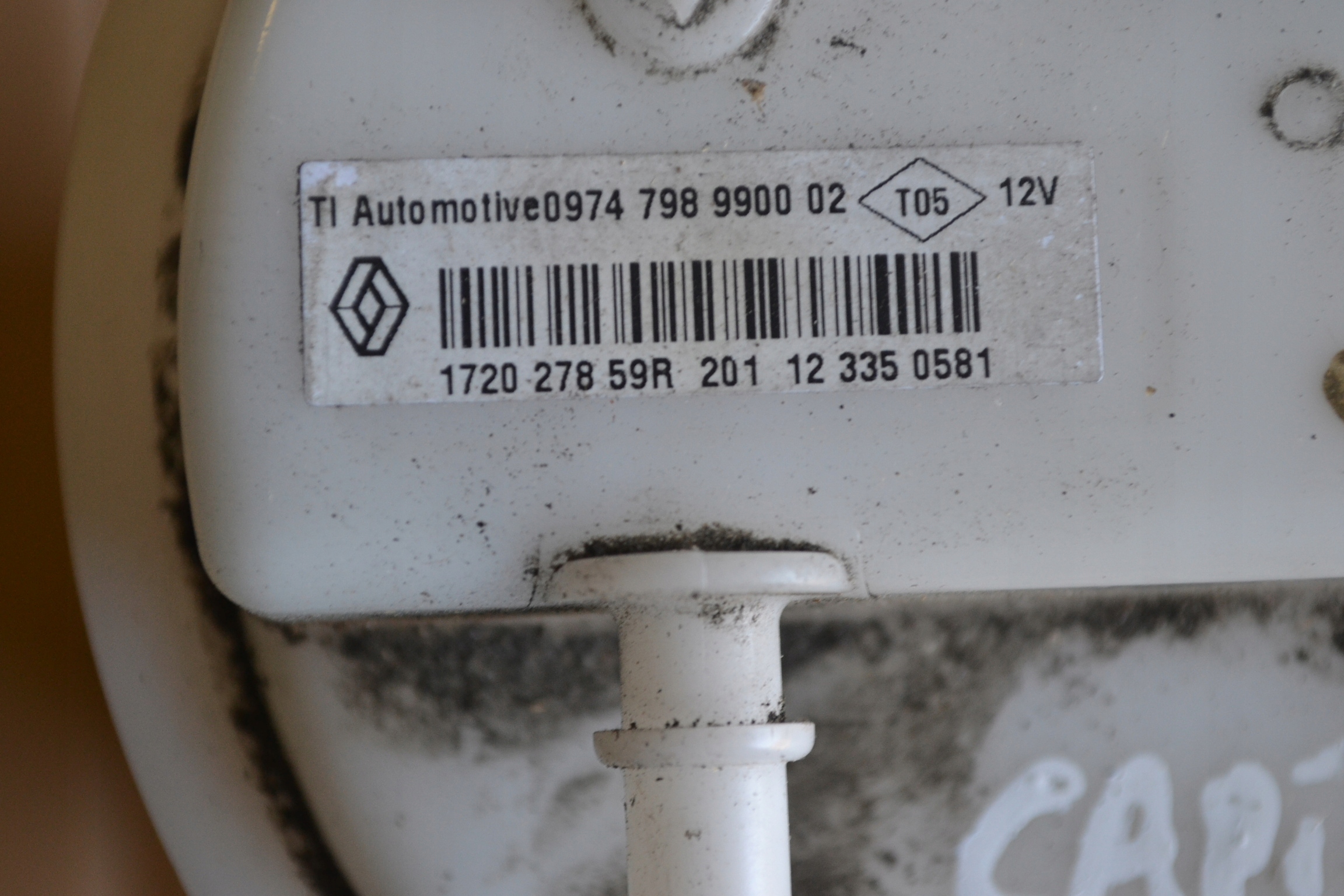 Renault Captur OE 172027859r feed pump